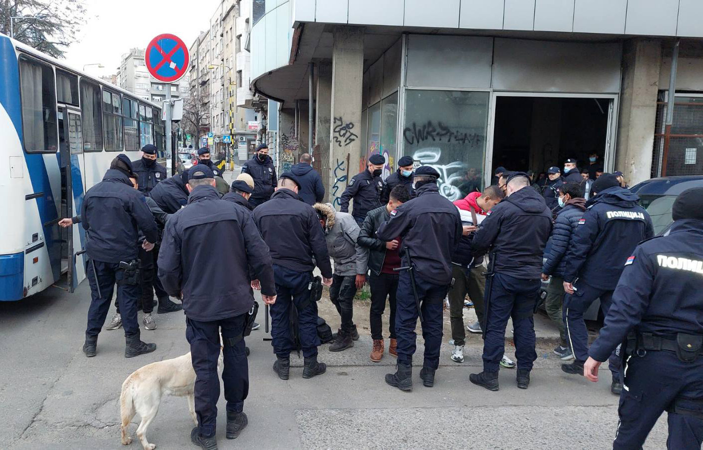 На територији Београда пронађенa 83 илегалнa мигранта