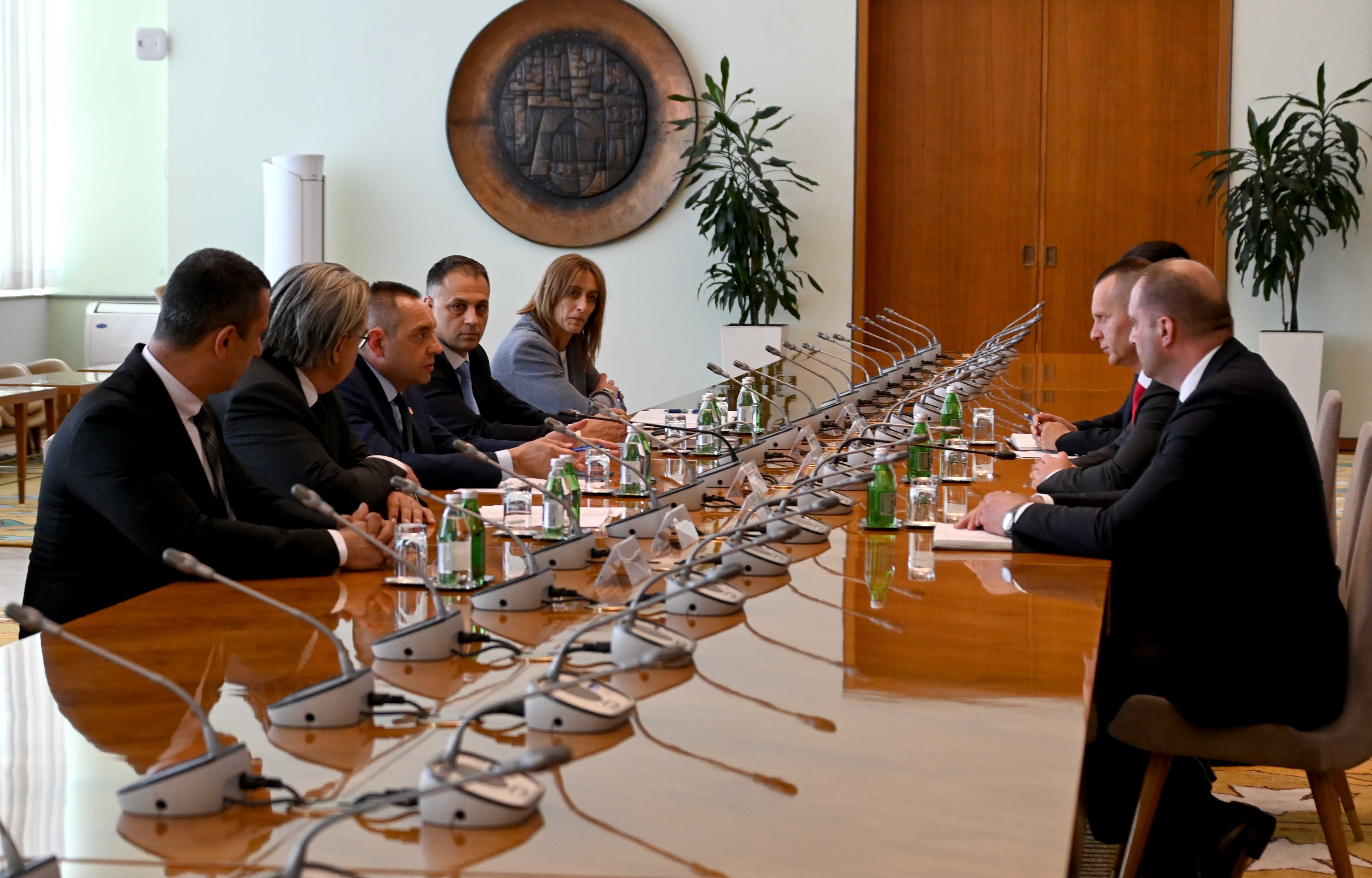 Министри Вулин и Лукач разговарали о даљем унапређењу сарадње у области унутрашњих послова