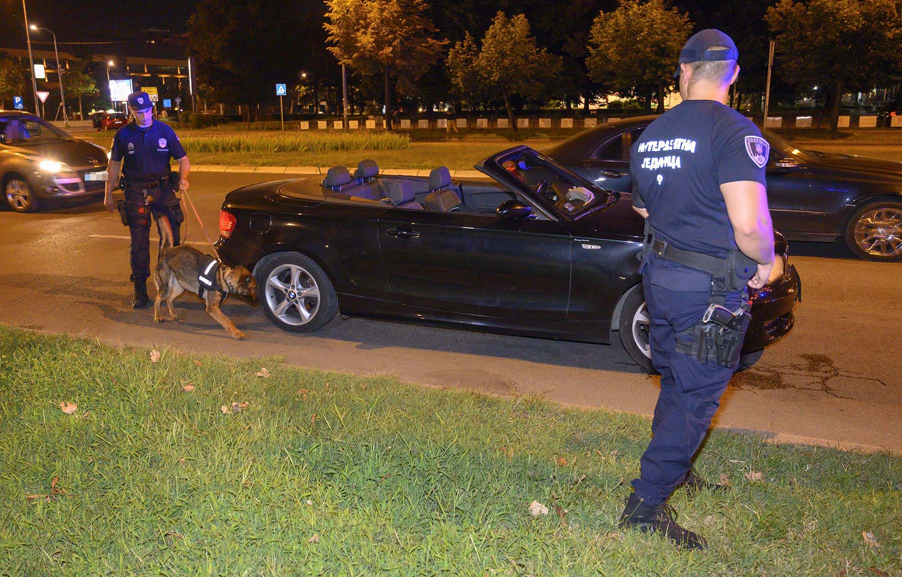 Министар Стефановић обишао ноћас патроле саобраћајне полиције и Интервентне јединице 92 на редовним задацима