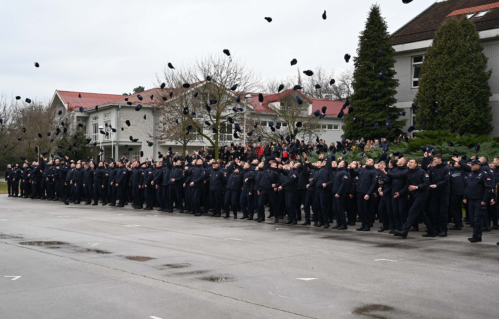 Stefanović: MUP u 2019. godini podmlađen sa ukupno 1.309 novih policajaca i 326 vatrogasaca-spasilaca