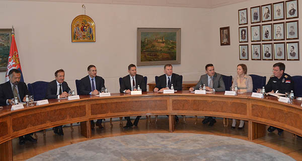 Ministar unutrašnjih poslova dr Nebojša Stefanović sa šefom Misije OEBS-a u Srbiji, Peterom Burkhardom 