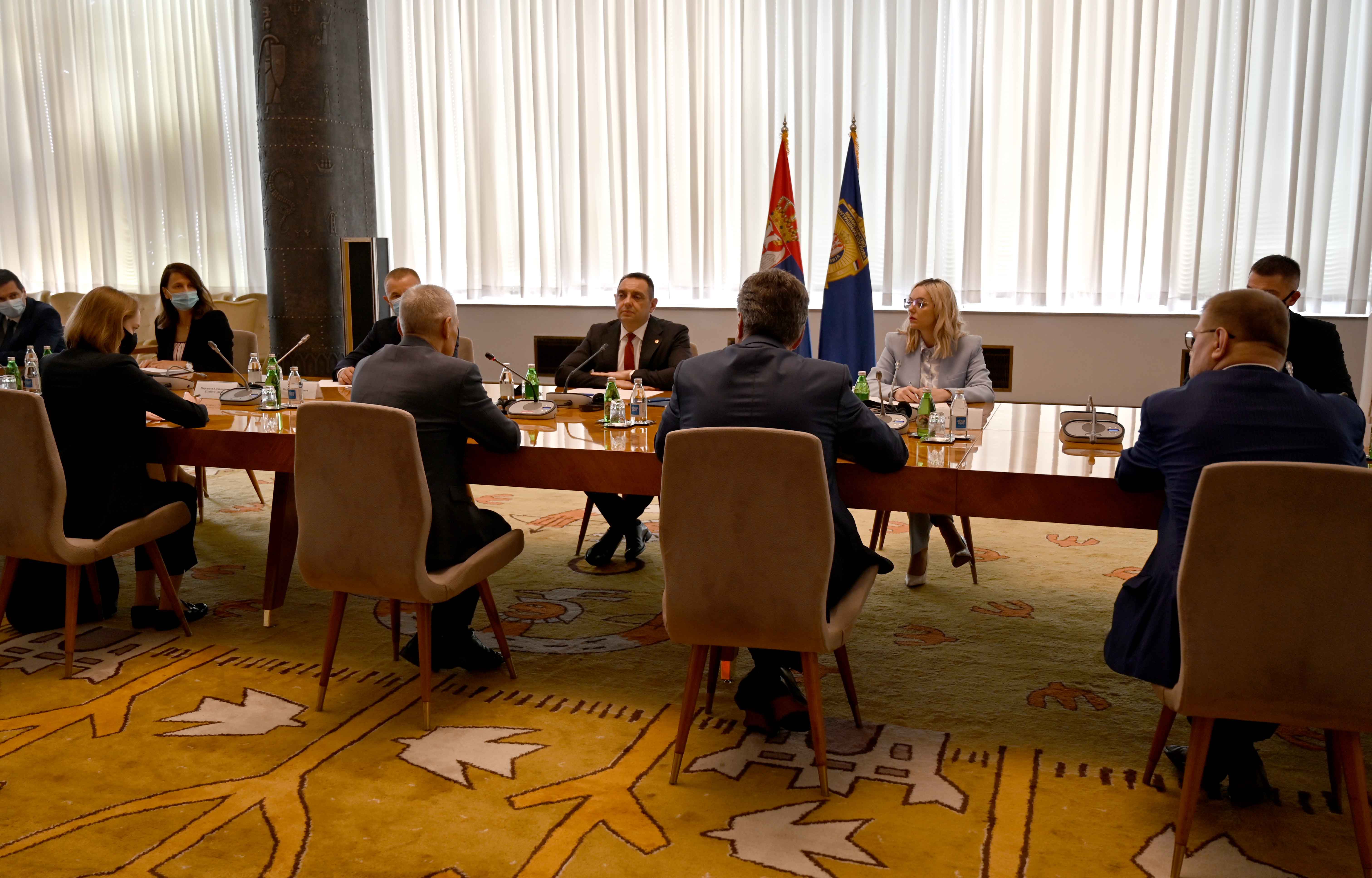 Ministar Vulin na sastanku sa ambasadorom Bocan-Harčenkom i delegacijom iz Moskve o unapređenju saradnje