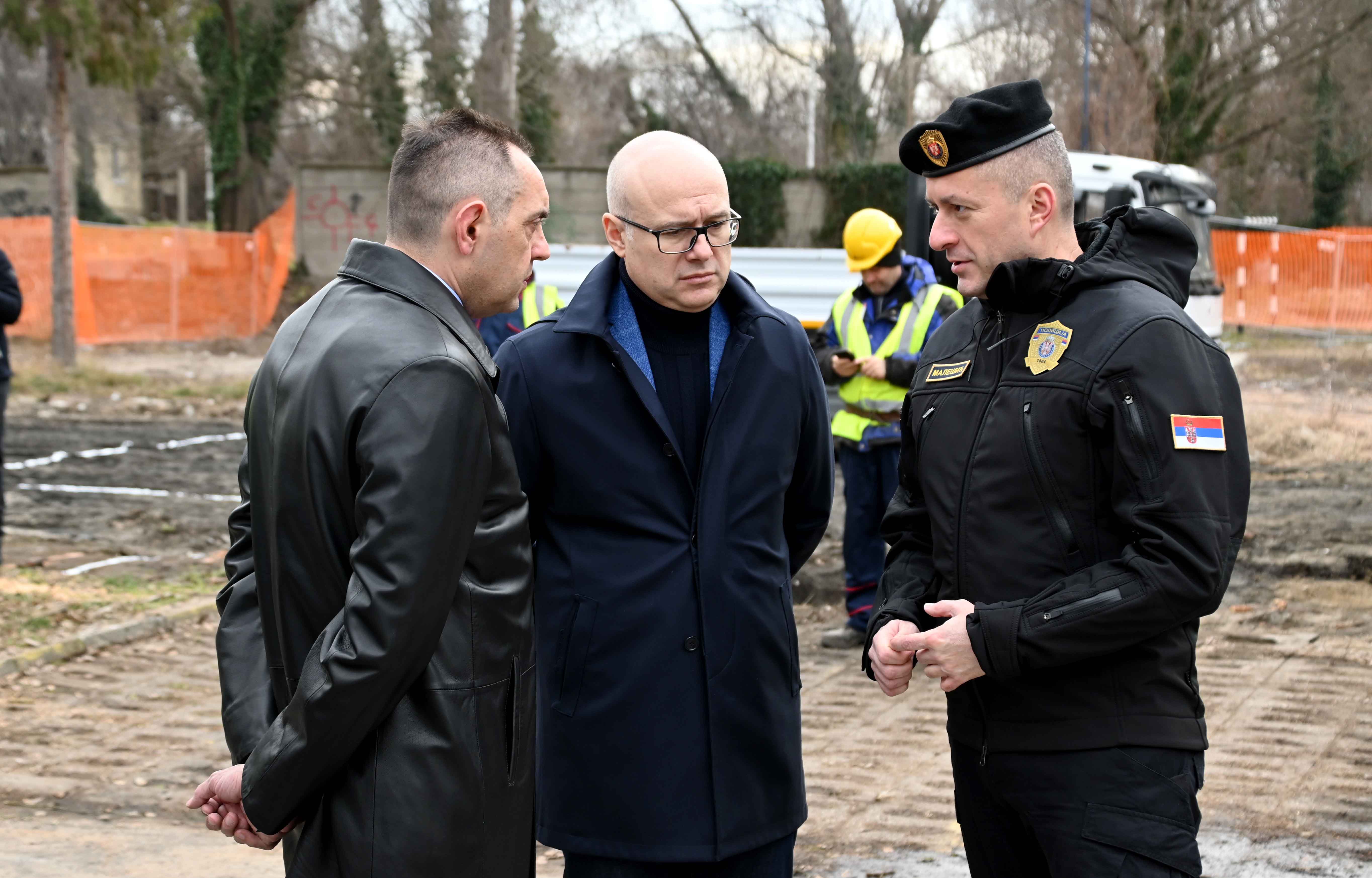 Ministar Aleksandar Vulin i gradonačelnik Novog Sada Miloš Vučević položili su kamen temelјac za izgradnju nove Policijske ispostave