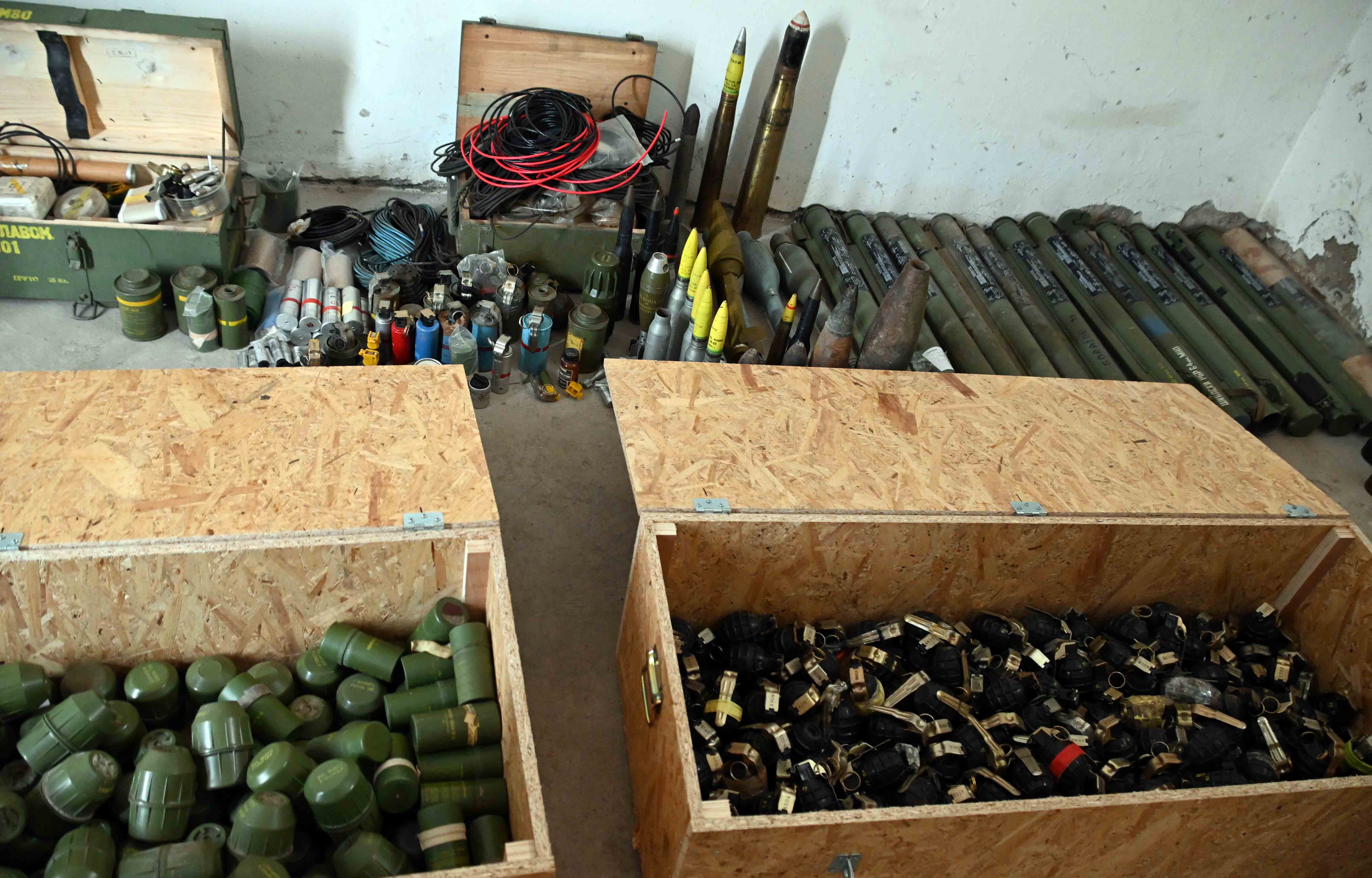 Prikaz neregistrovanog oružja, municije i minsko-eksplozivnih sredstava