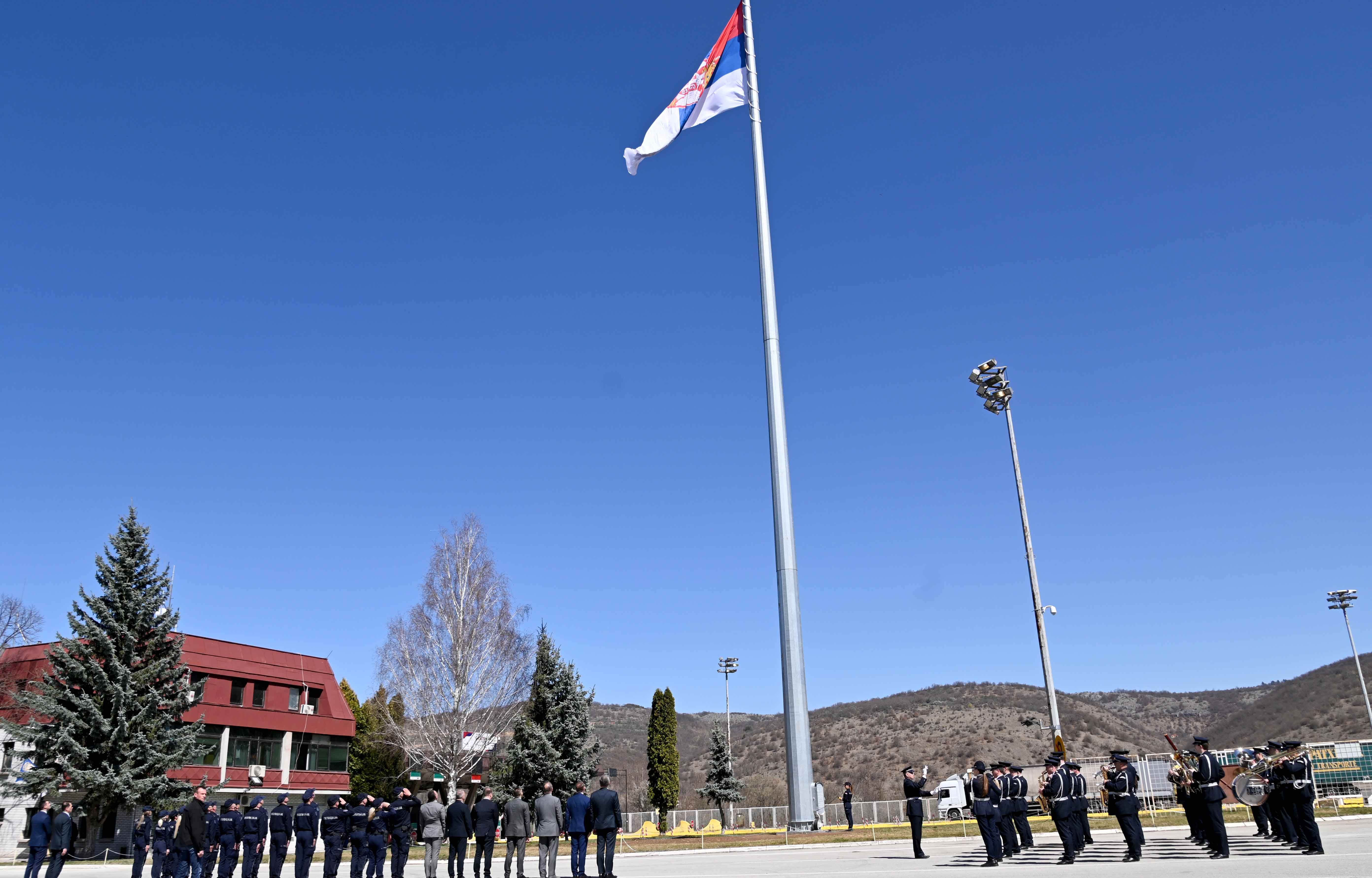 Ministar policije Aleksandar Vulin: Ne krijemo da smo ponosni na snagu Srbije i vrednosti koje simbolizuje naša trobojka