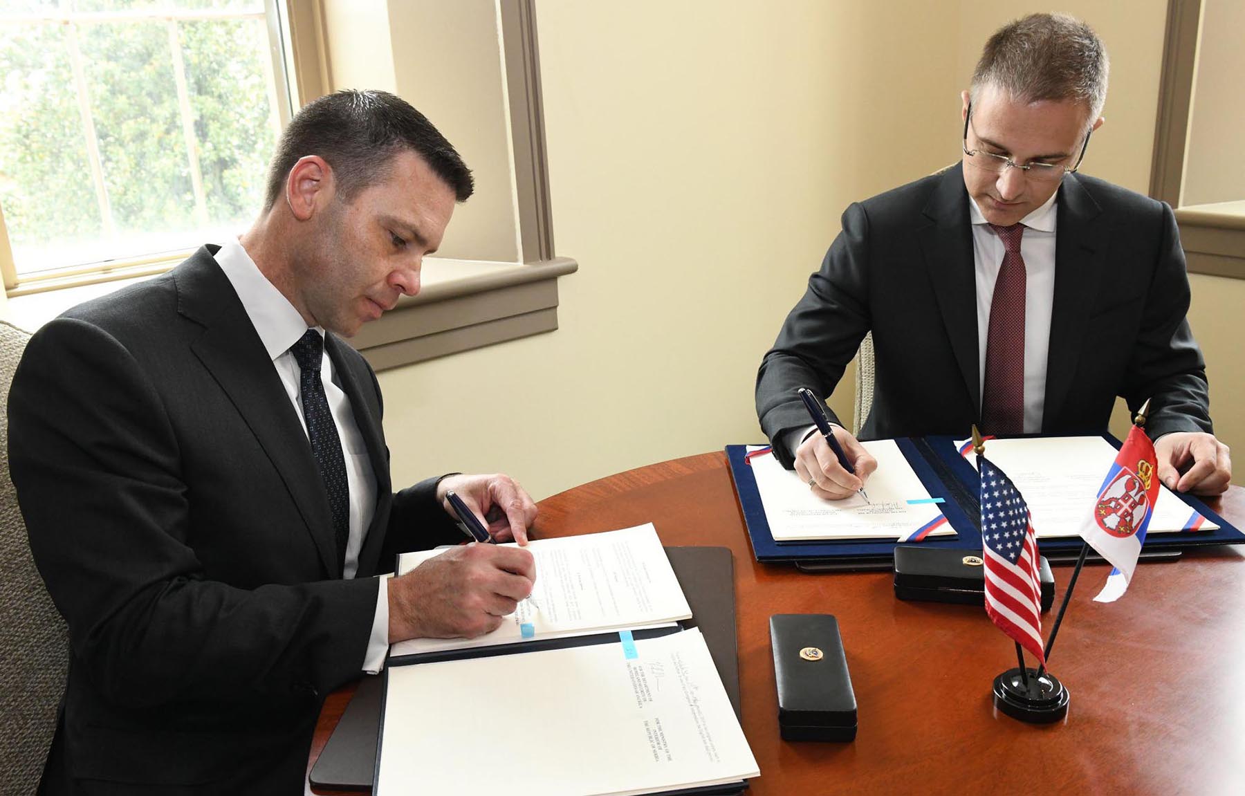 Стефановић и Мекалинен потписали Меморандум о разумевању између Владе САД и Владе Републике Србије