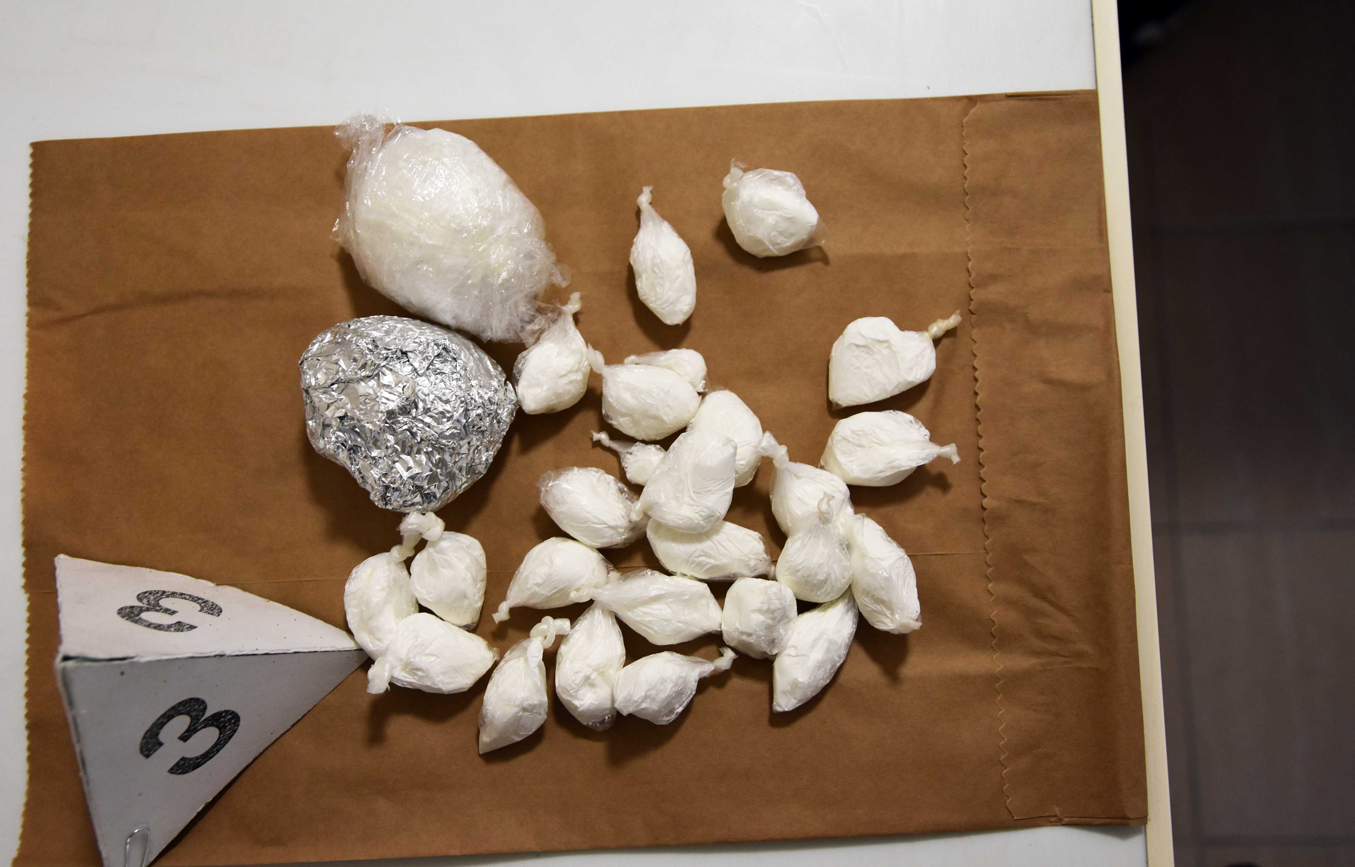 Пронађени амфетамин и хероин, ухапшен осумњичени