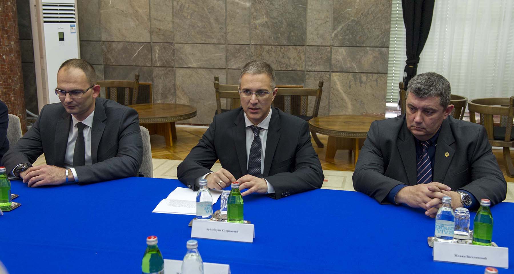 Стефановић и Чизмаров потписали уговор о донацији за набавку опреме у области трагања, заштите и спасавања