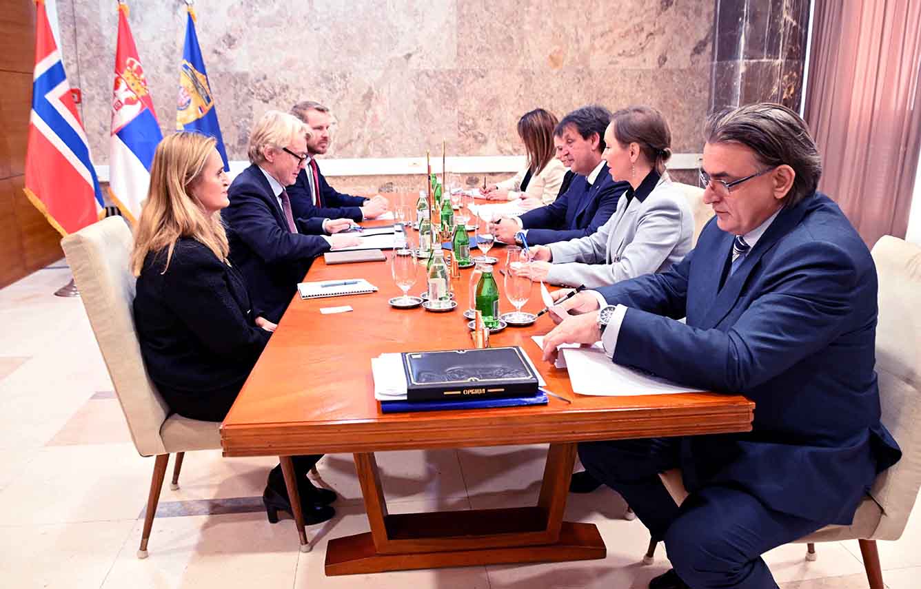 Министар Гашић и амбасадор Јелстад изразили задовољство успехом заједничких пројеката