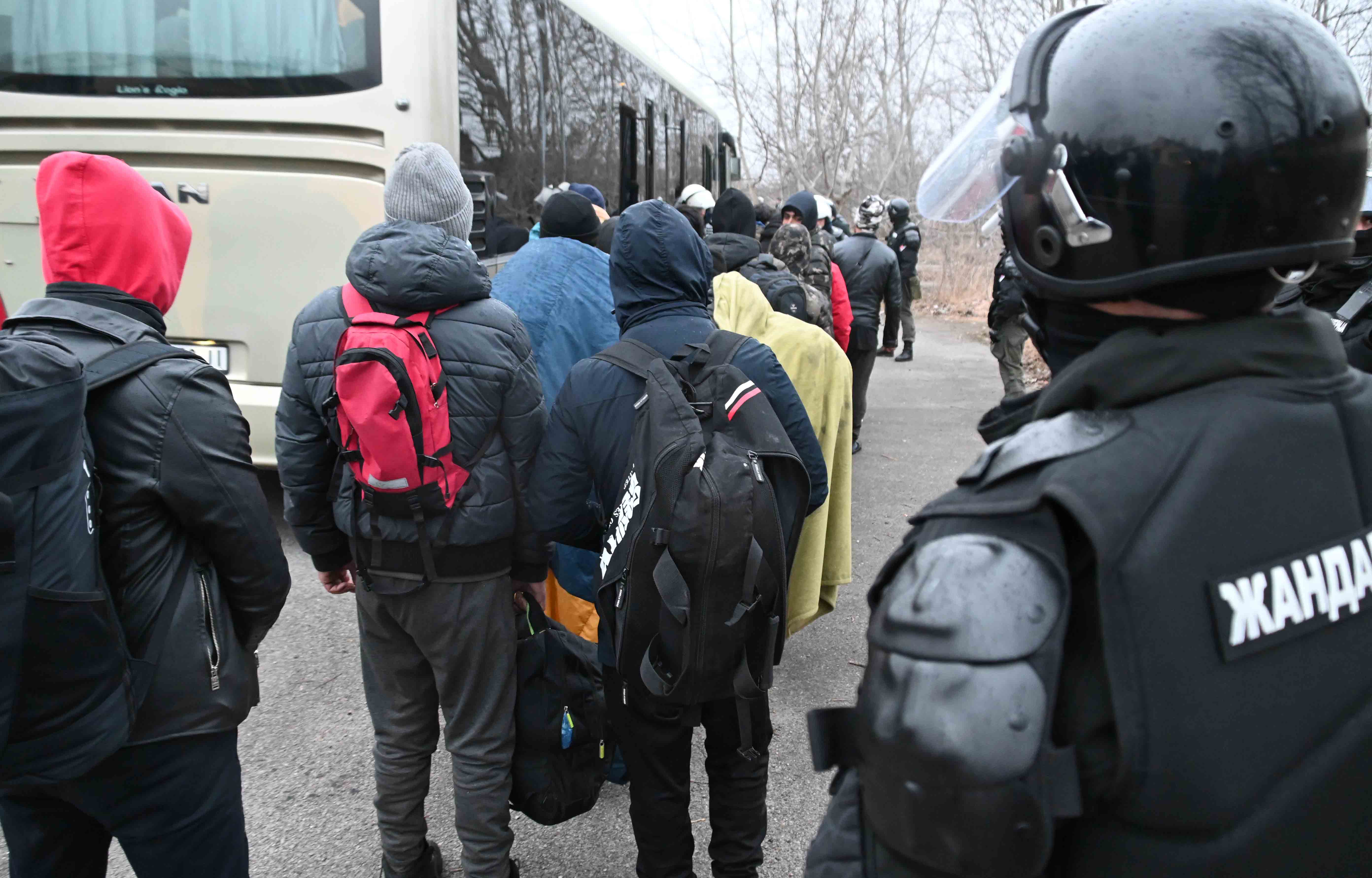 Ilegalni migranti prevezeni u prihvatni centar