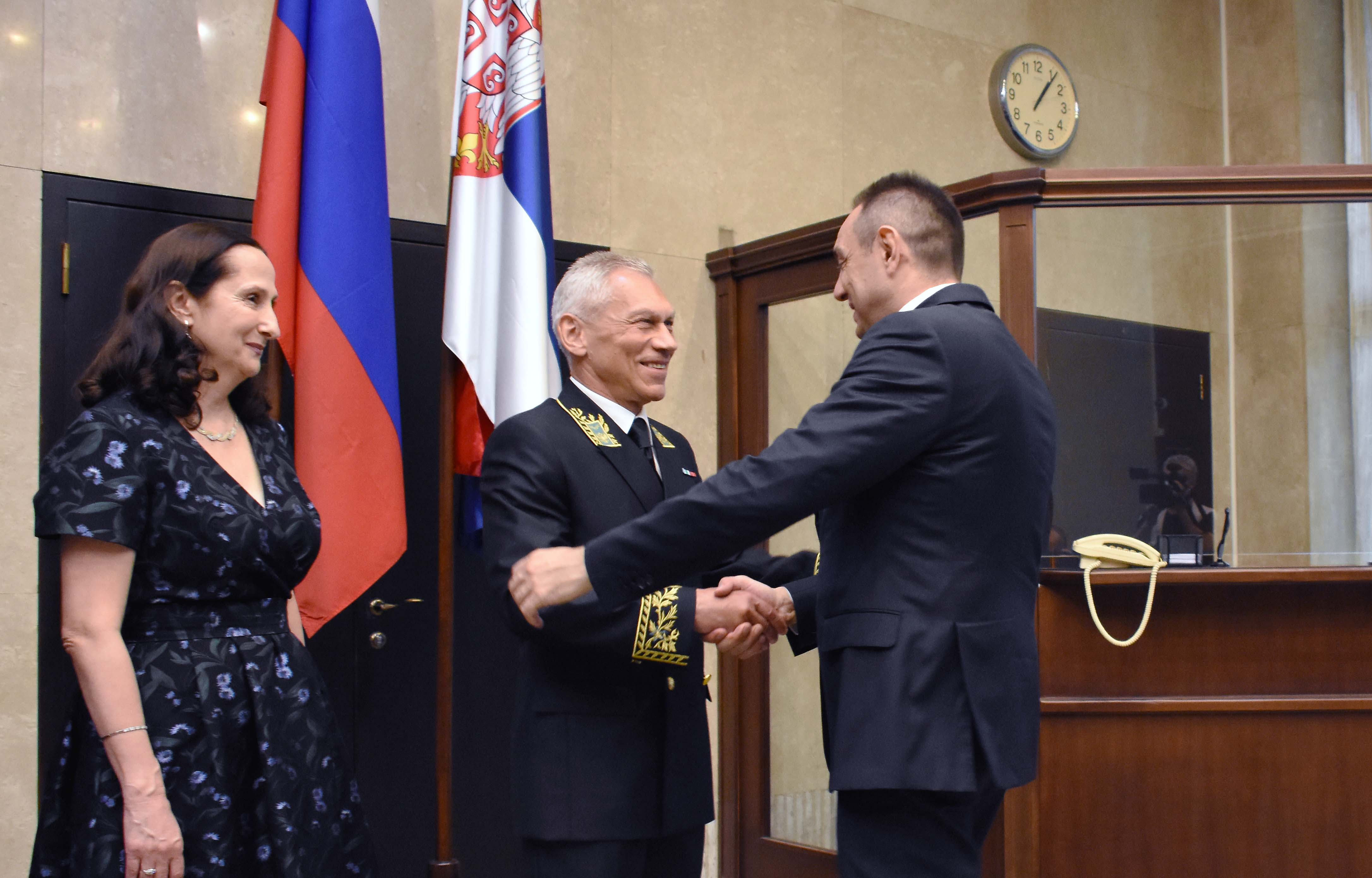 Председник Вучић и министар Вулин на пријему поводом Дана Русије