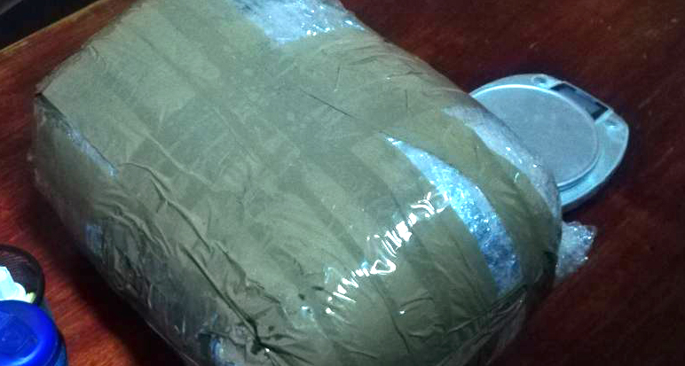 Prilikom kontrole kombija, pronađeno tri kilograma i 800 grama marihuane