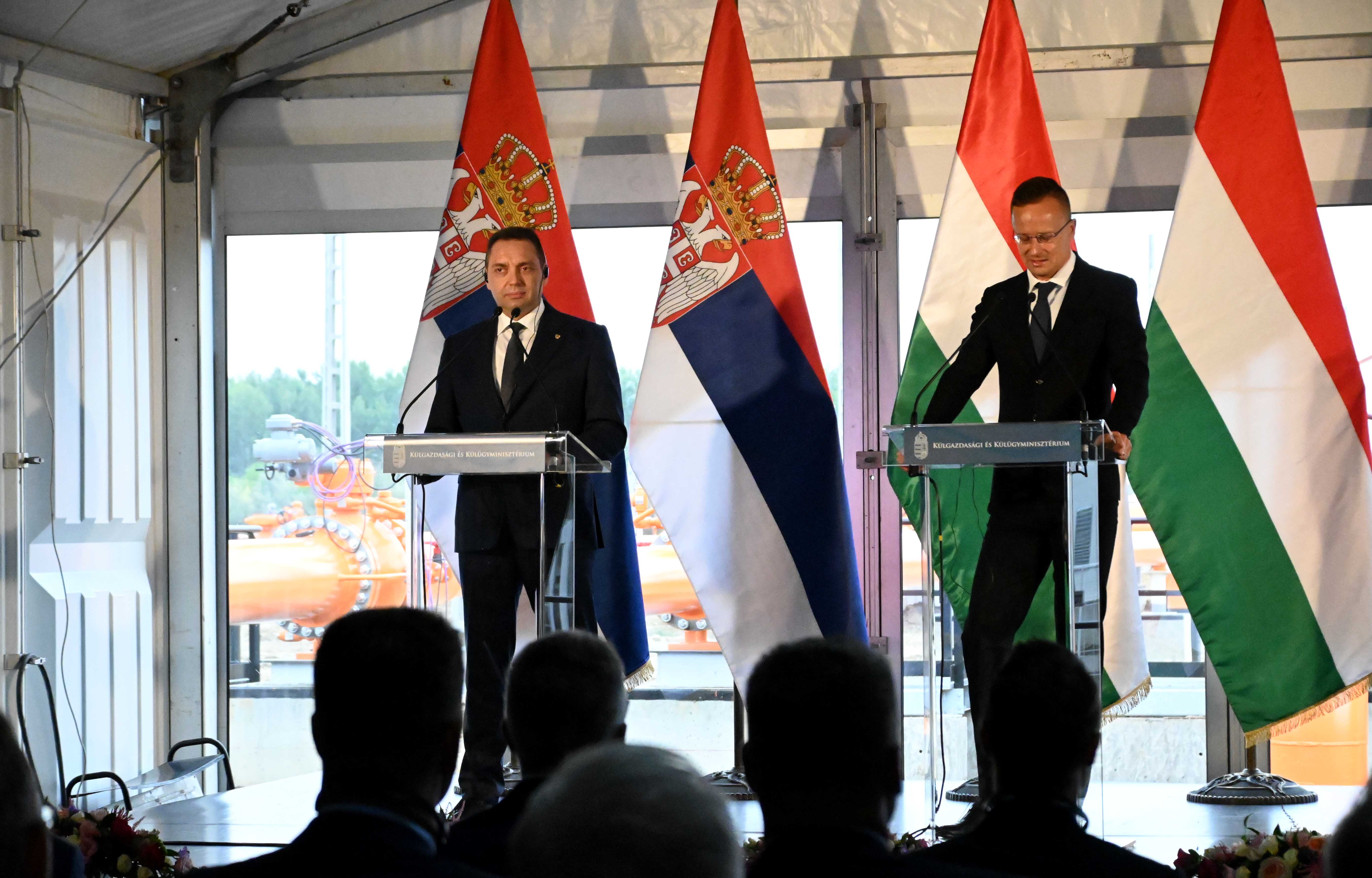 Министар Вулин и министар Сијарто: Значајан дан за Србију и Мађарску, обезбедили смо енергетску сигурност