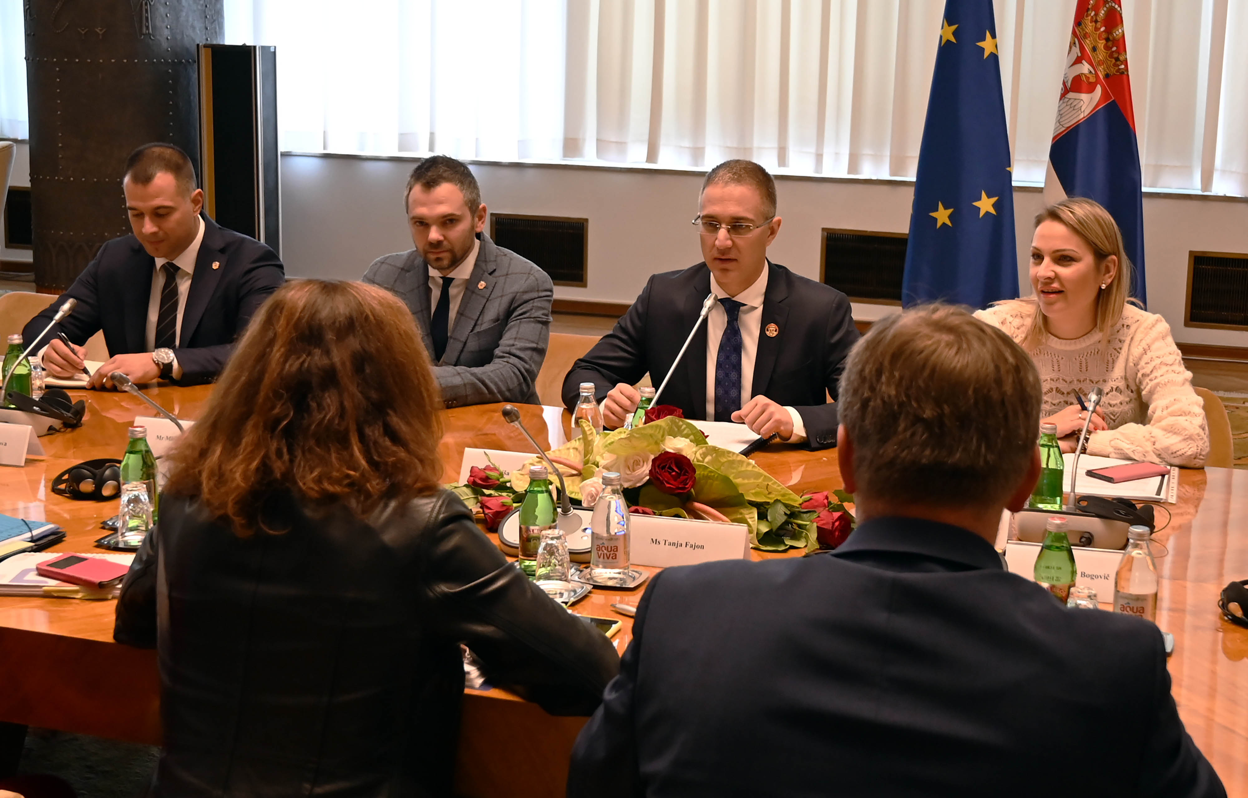Stefanović upoznao Fajon i predstavnike EP sa merama koje je Vlada Republike Srbije preduzela u cilјu unapređenja izbornog procesa