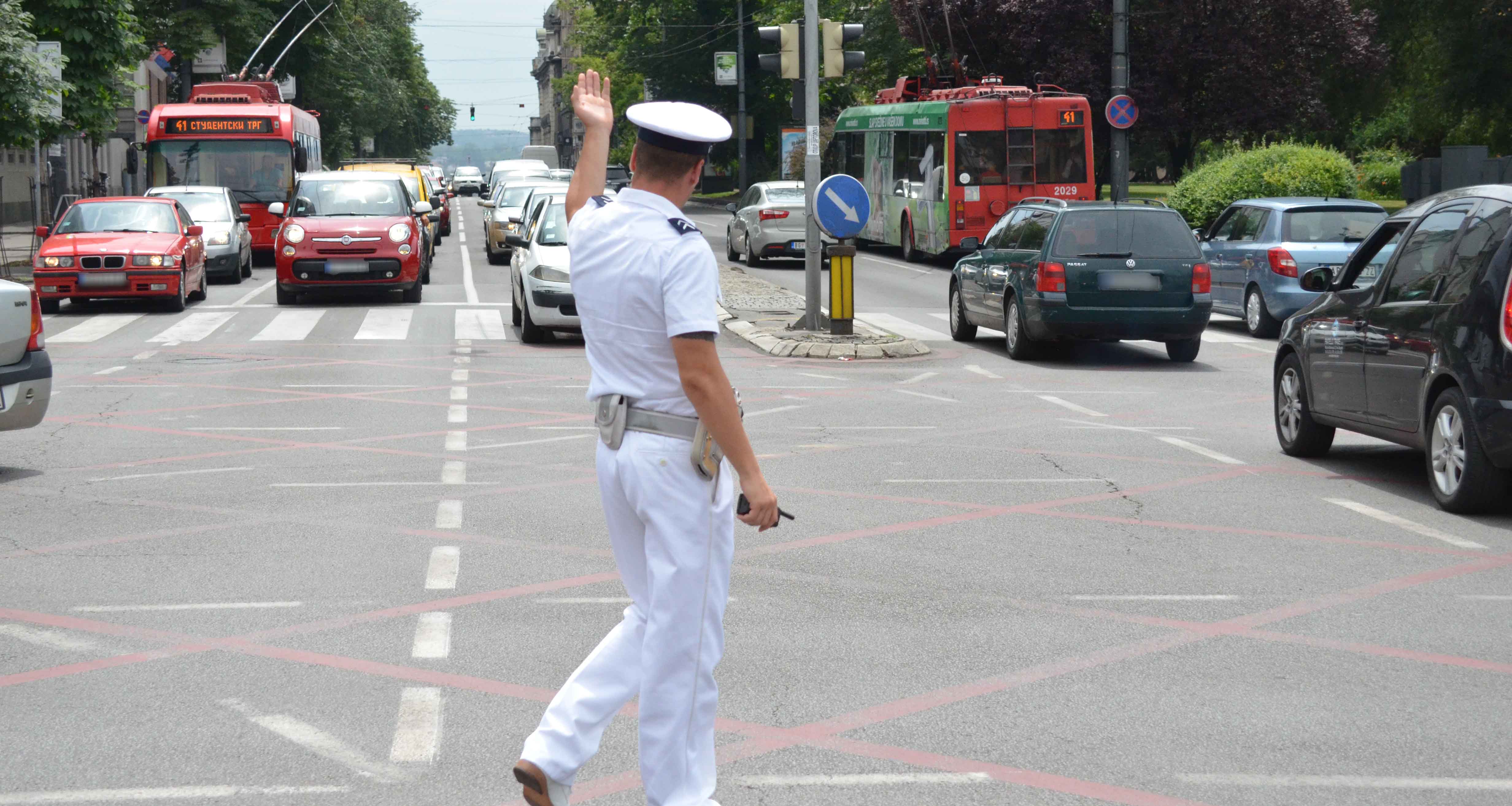 Bele uniforme ponovo na beogradskim ulicama