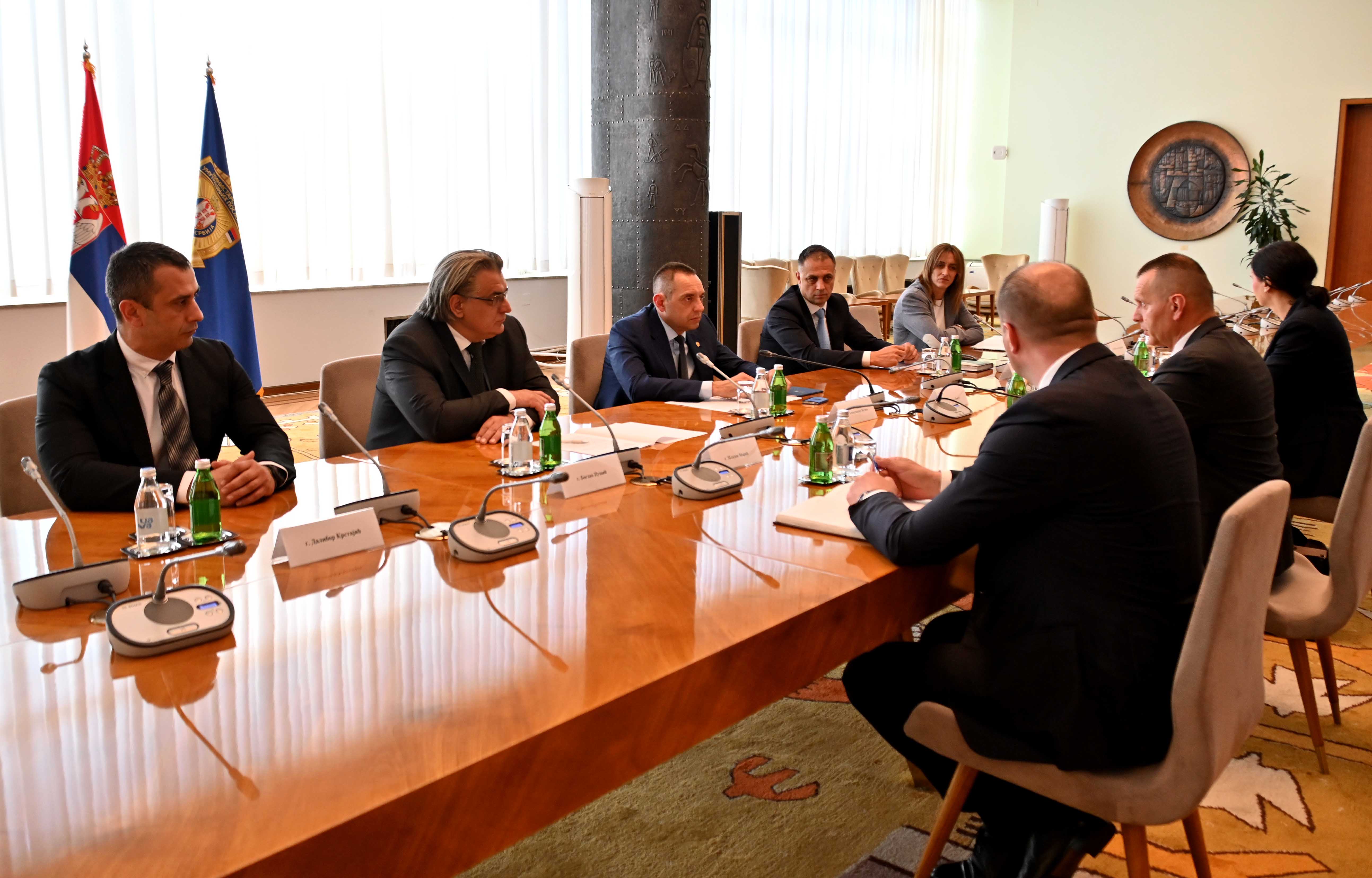 Министри Вулин и Лукач разговарали о даљем унапређењу сарадње у области унутрашњих послова