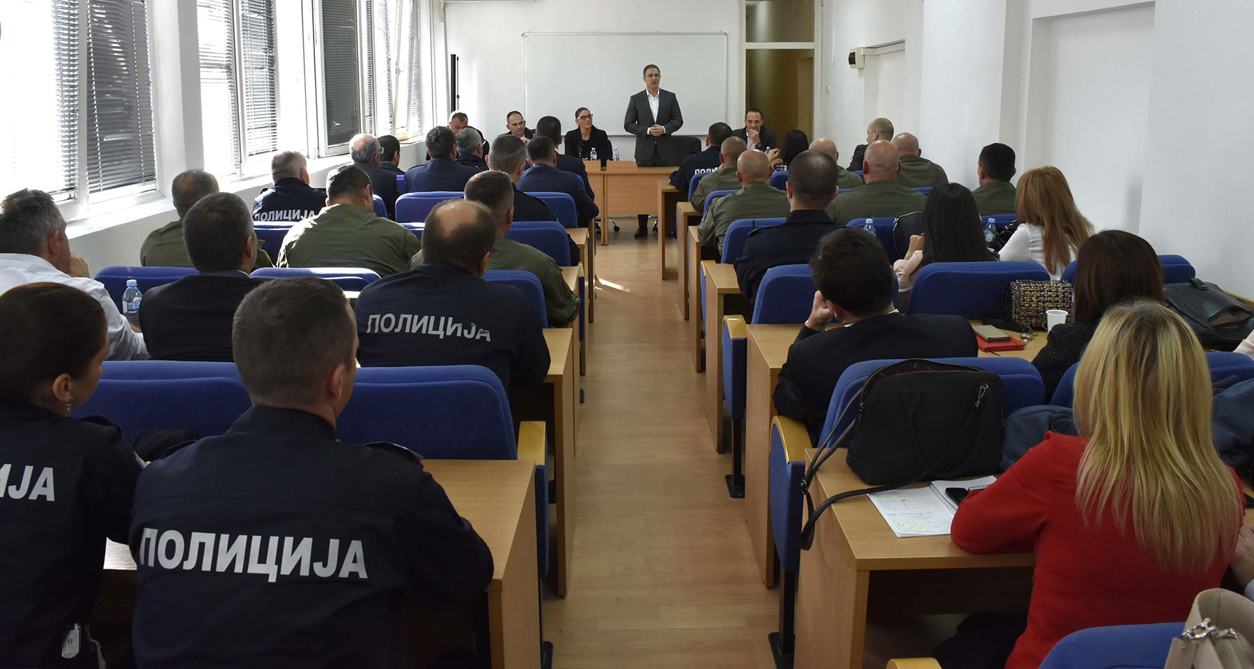 Министар Стефановић у Крагујевцу поручио да се грађани могу ослонити на полицију