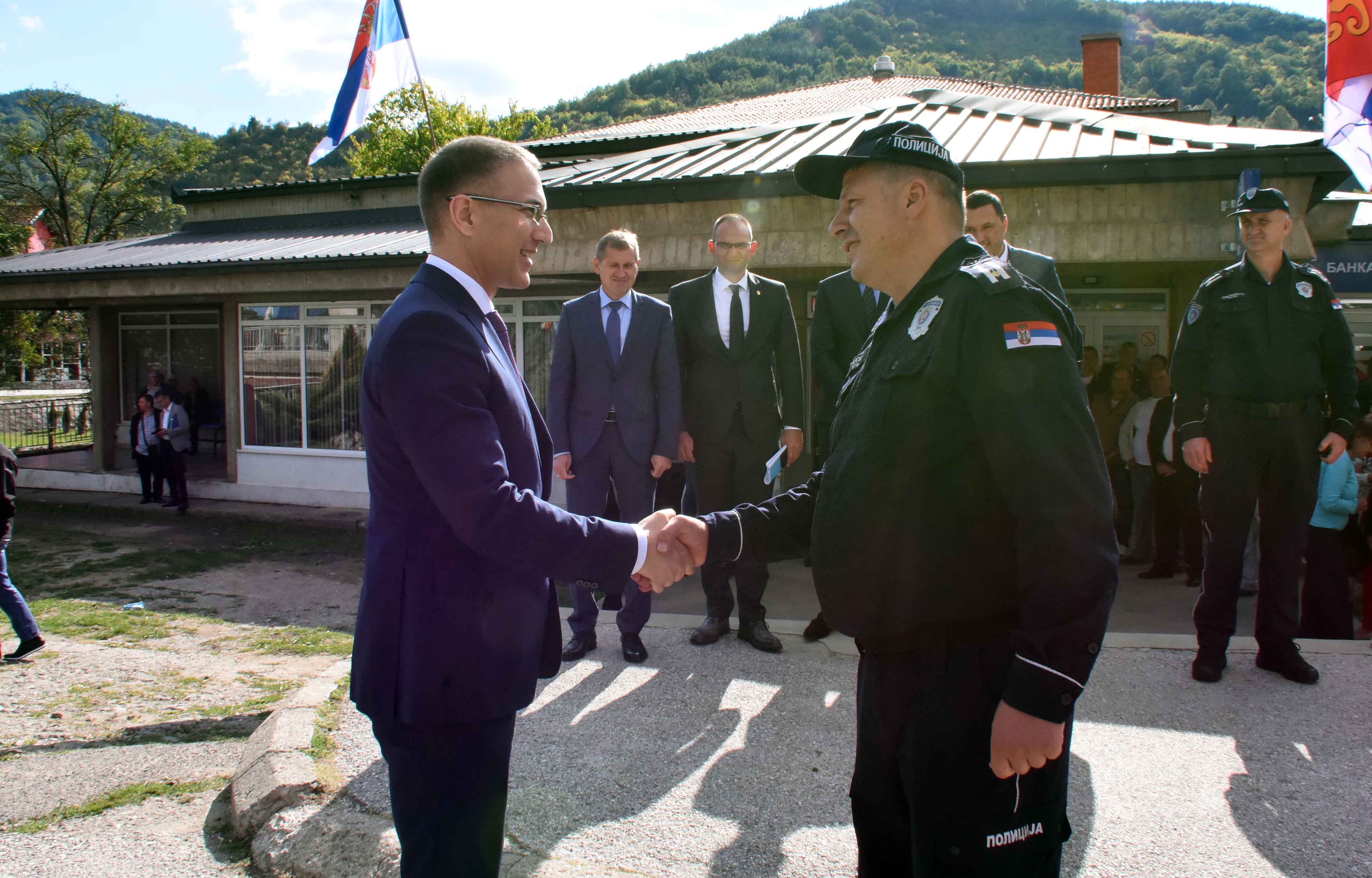 Министар Стефановић обишао Полицијску станицу Трговиште