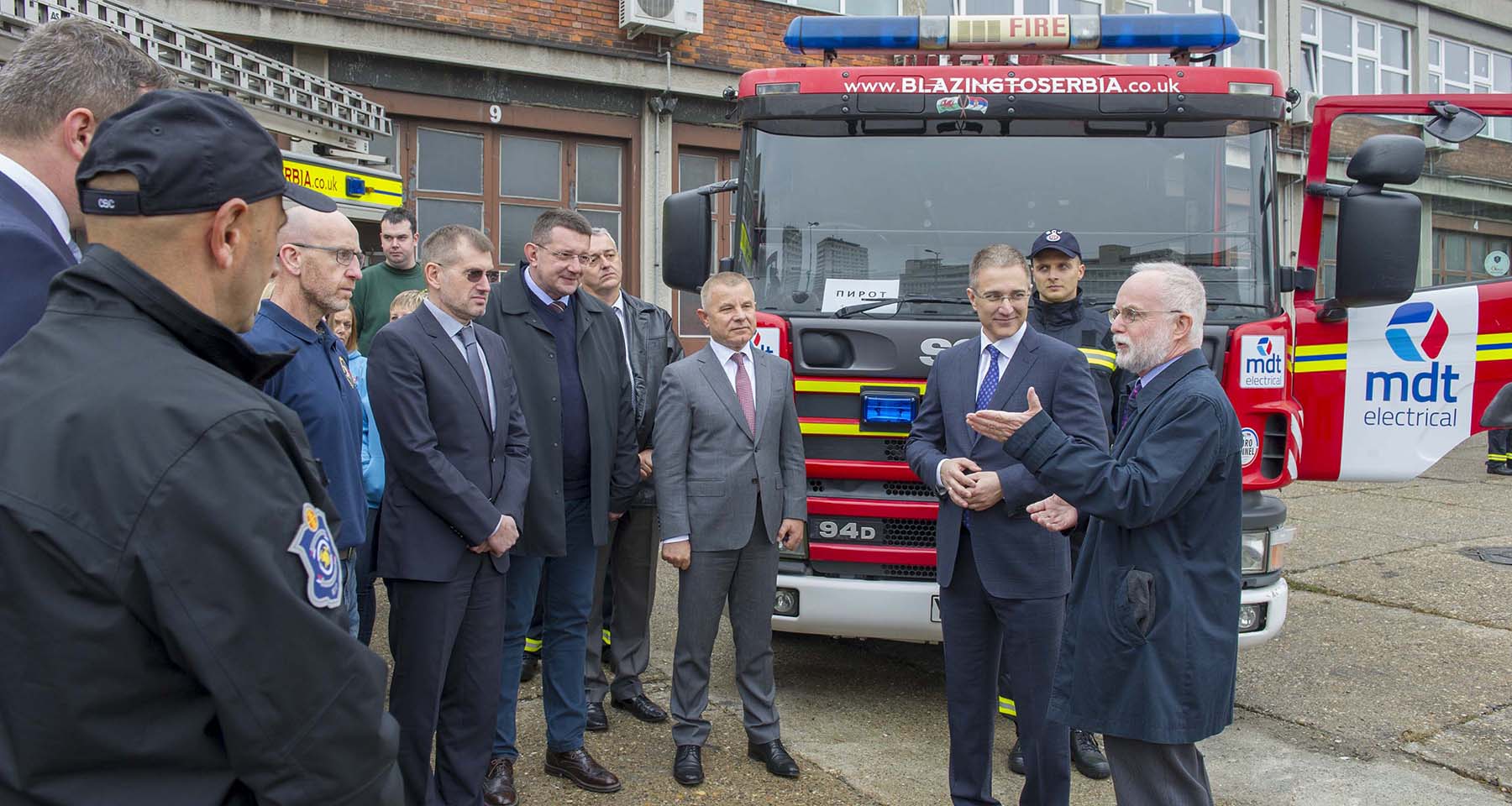 Vatrogasci iz Južnog Velsa donirali Sektoru za vanredne situacije tri navalna vatrogasna vozila