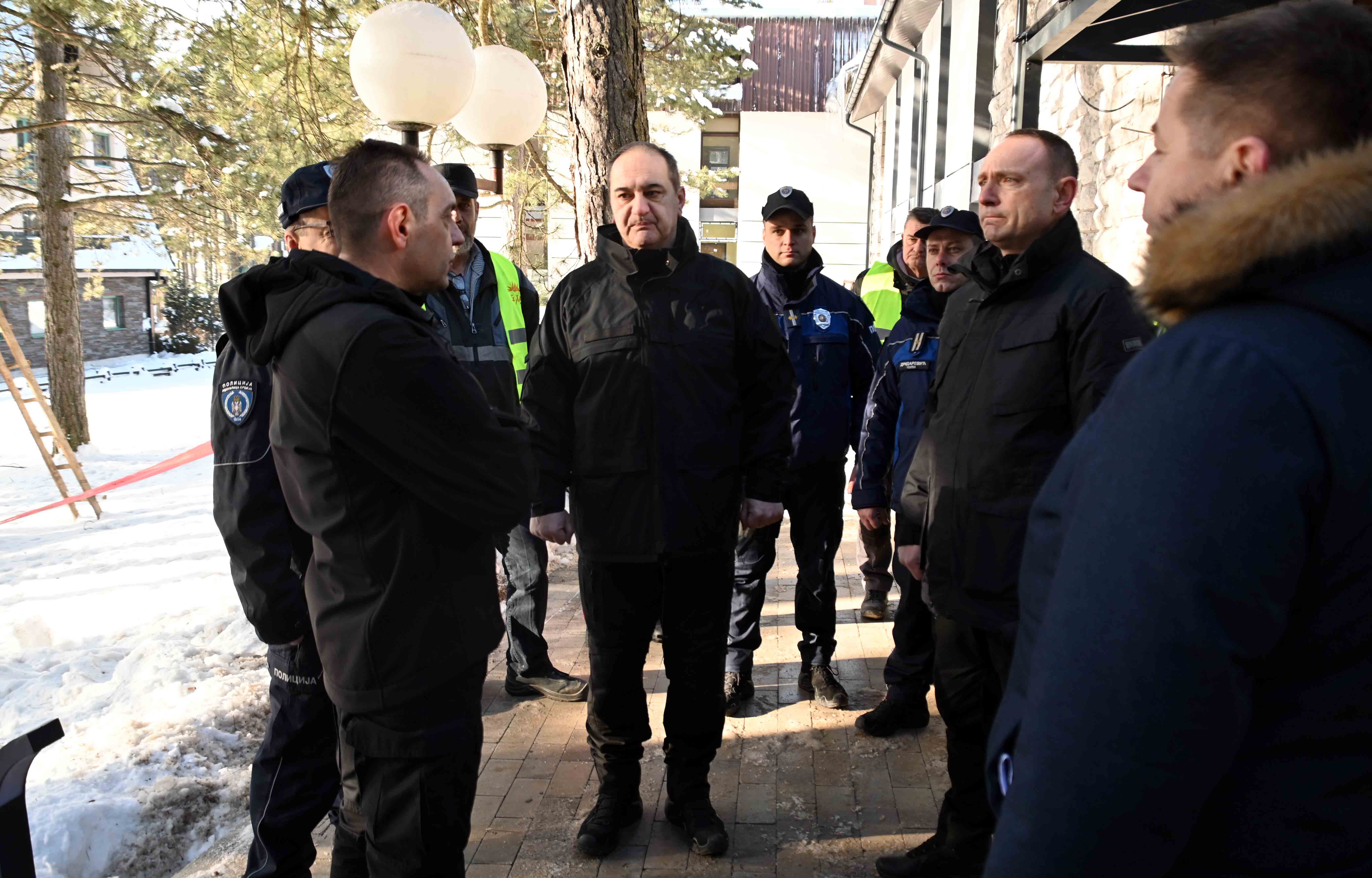 Ministar Vulin obišao radove na izgradnji Policijske ispostave Zlatibor: Jačanjem kapaciteta MUP-a podižemo bezbednost građana