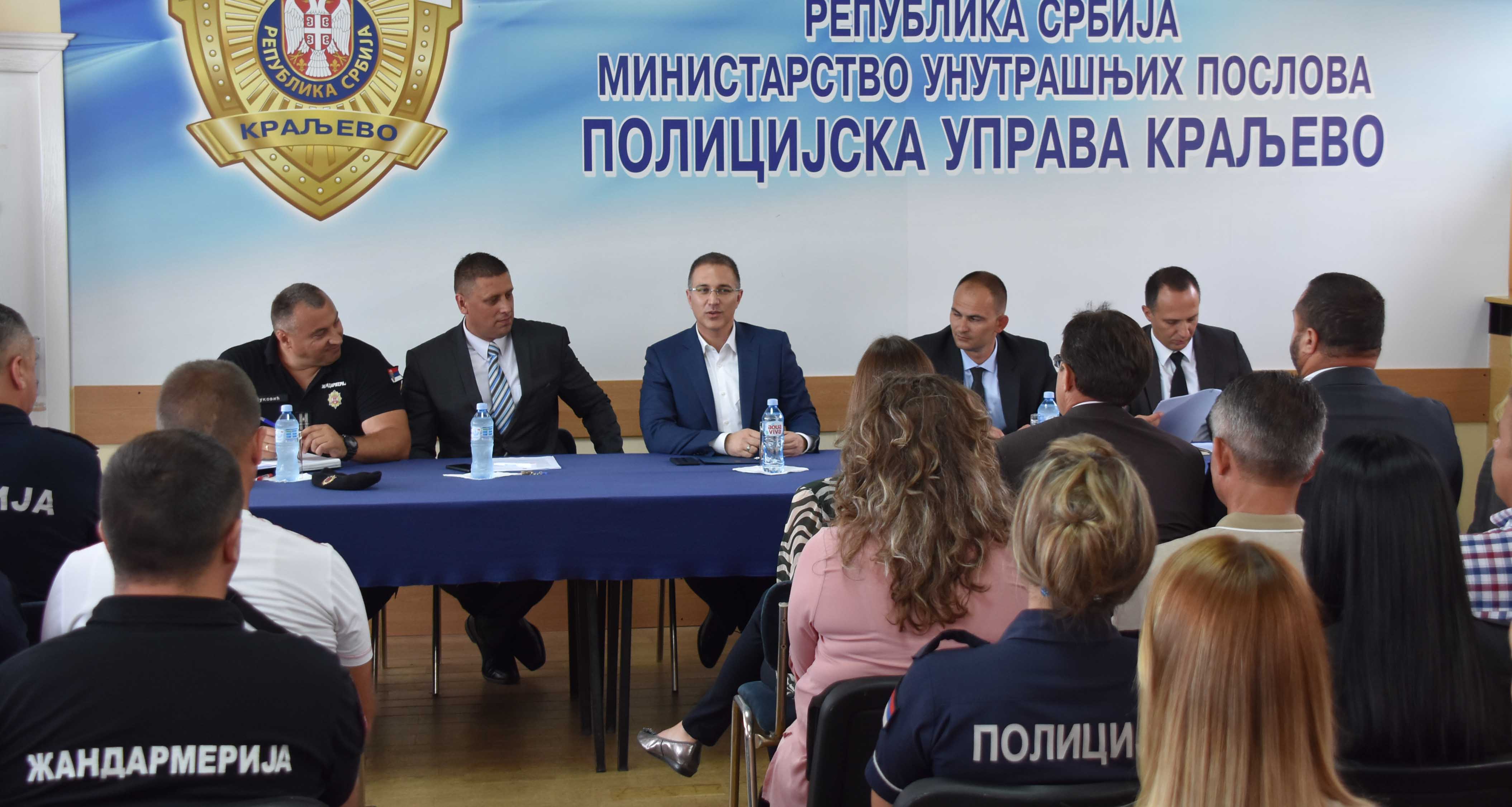 Припадници МУП-а наставиће неуморно да раде како се ниједан криминалац у Србији не би осећао сигурно