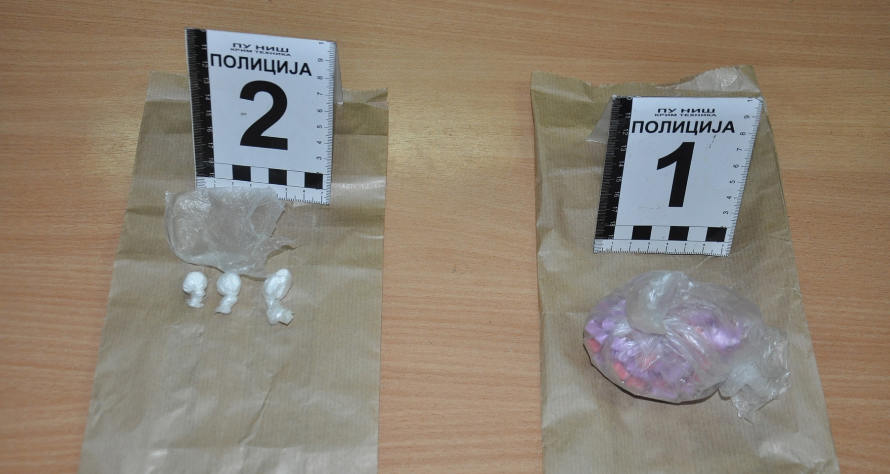 Заплењене таблете МДМА и кокаин