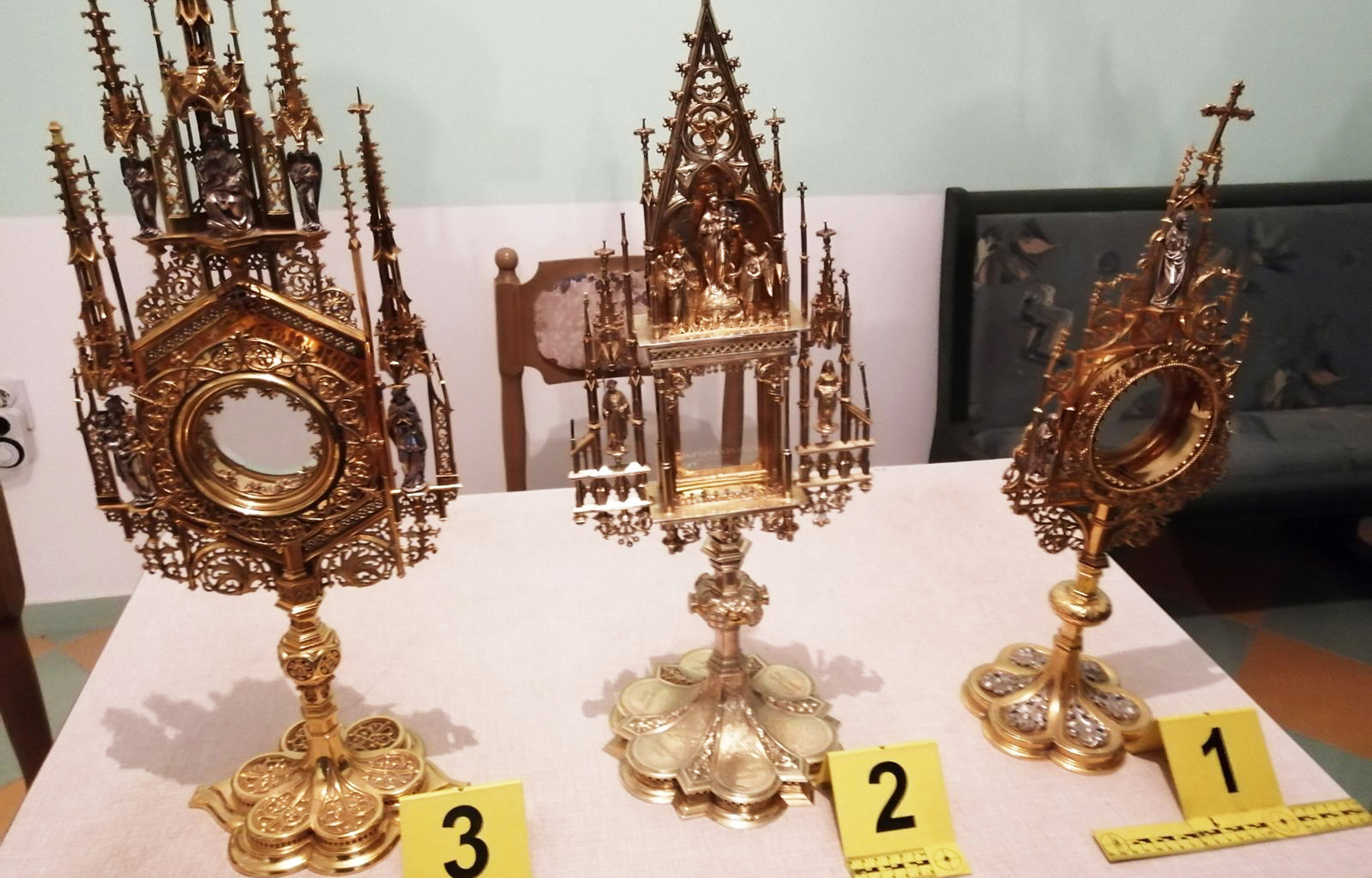 Пронађени скупоцени религиозни предмети, украдени 2018. године, из католичке цркве у Бечу