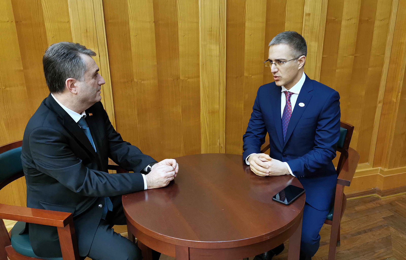 Stefanović i Nuhodžić razgovarali o aktuelnoj bezbednosnoj situaciji u regionu