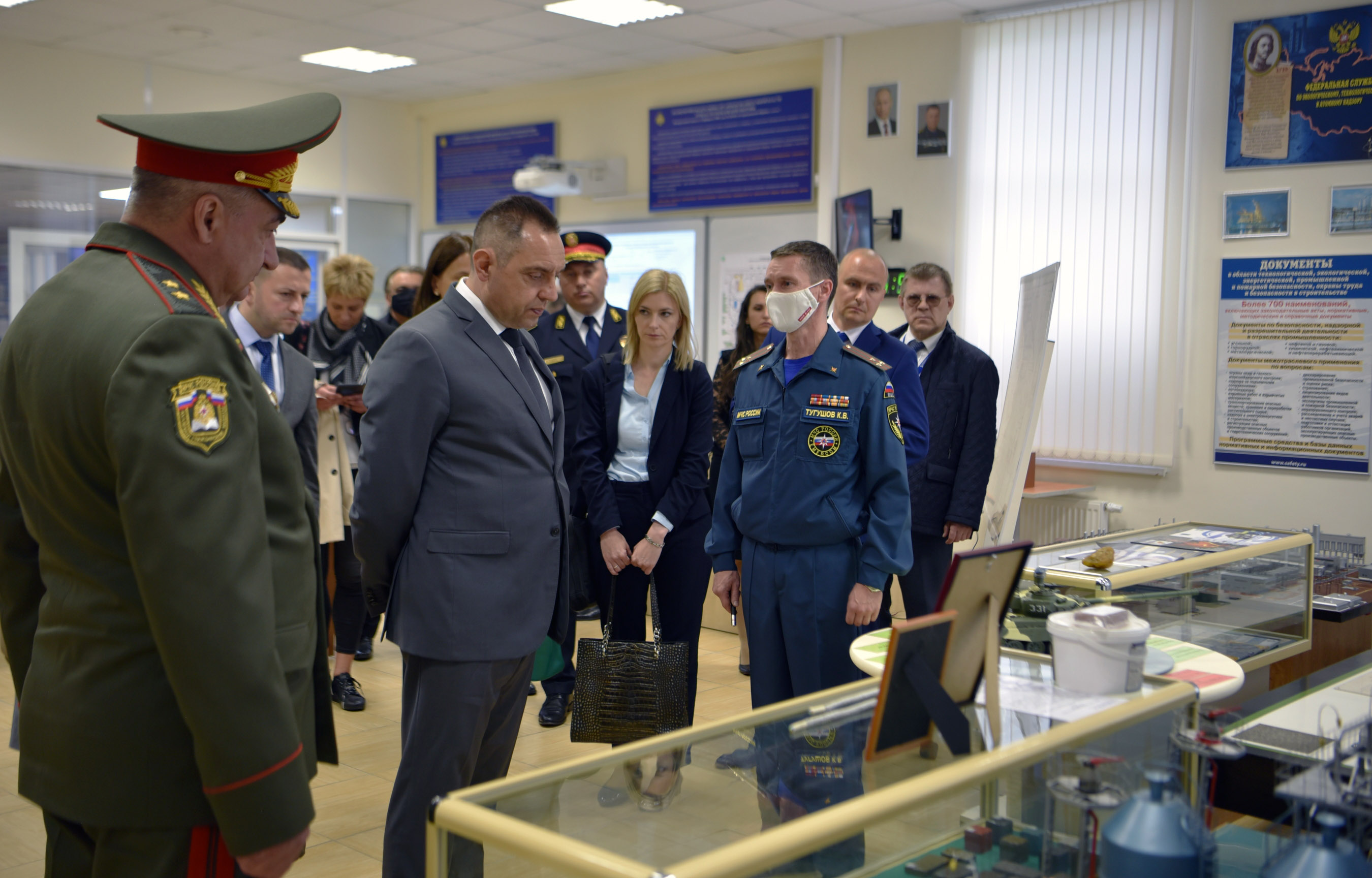 Ministar Vulin obišao Akademiju za civilnu zaštitu u Moskvi