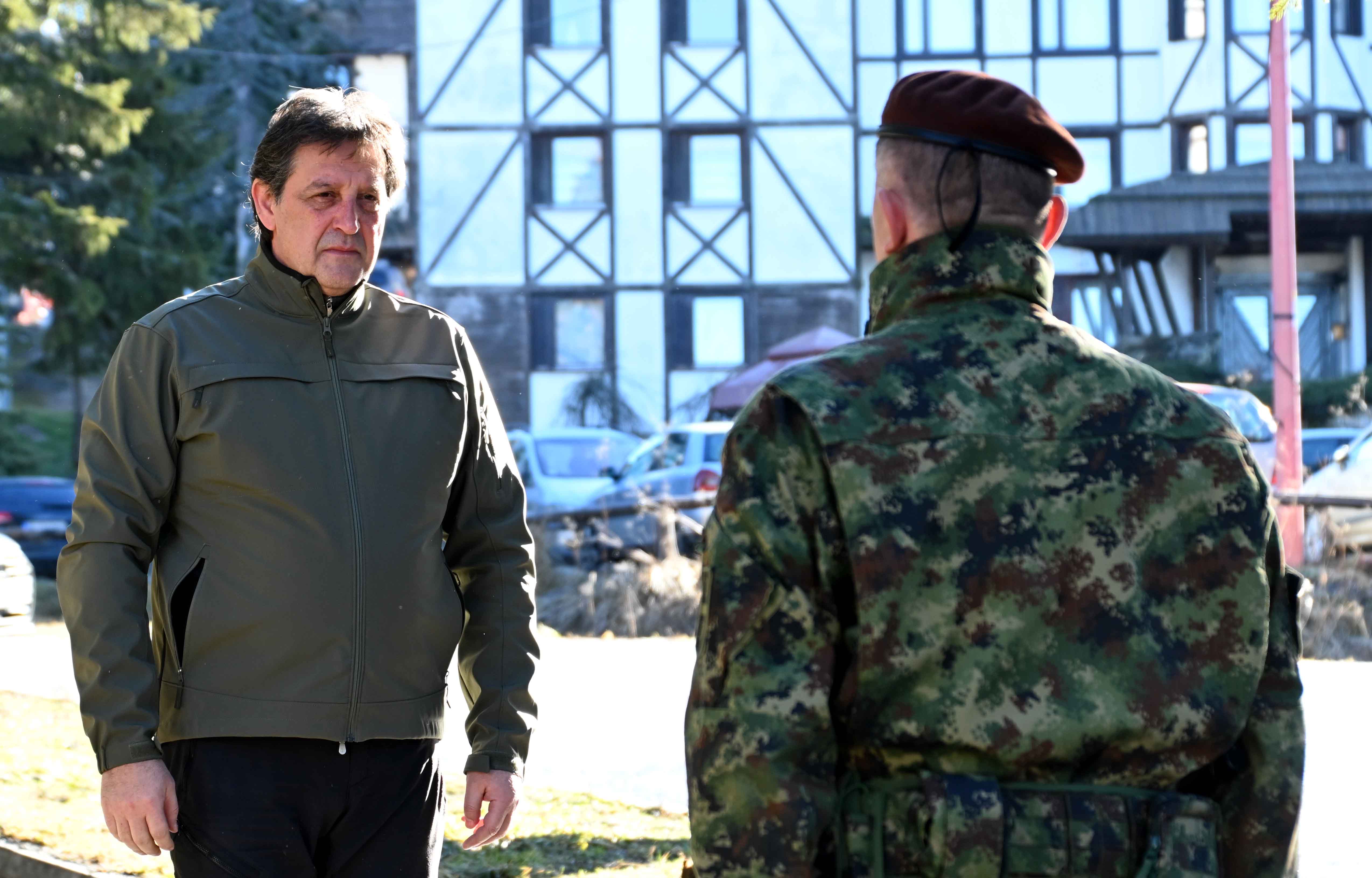 Министар Братислав Гашић поручио је на Копаонику да ће председник и државно руководство учинити све да сачувају мир и стабилност
