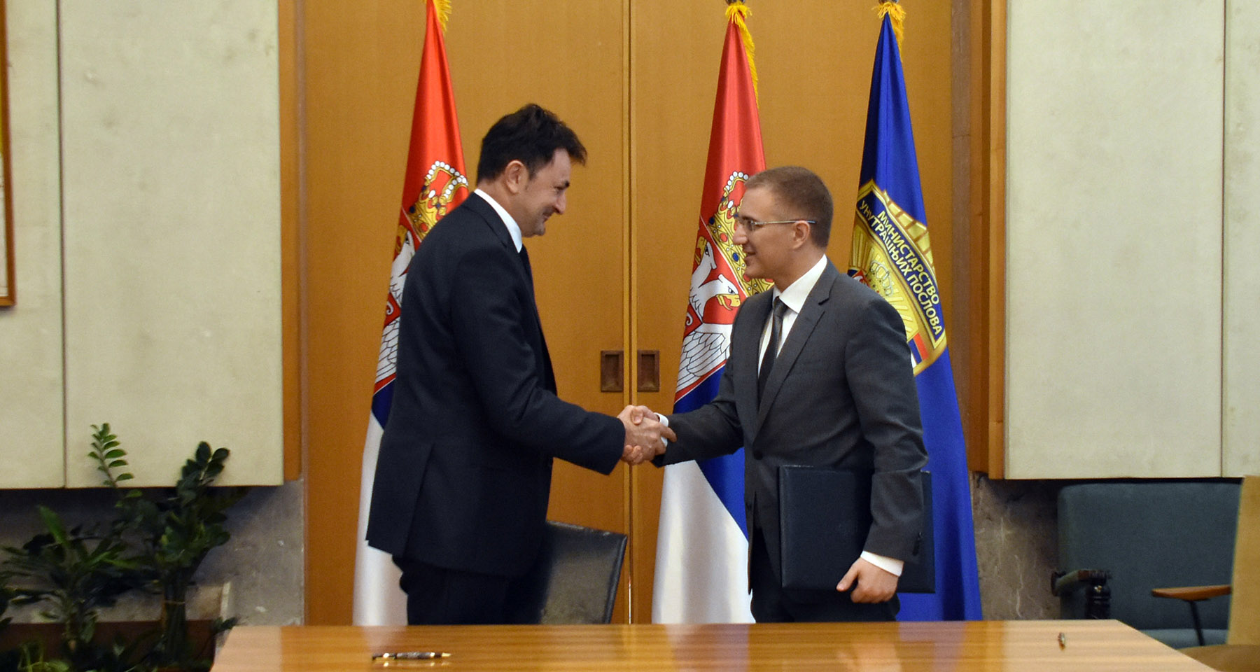 Stefanović i Ćulibrk potpisali Protokol o saradnji između Ministarstva unutrašnjih poslova i kompanije „Telekom Srbija“