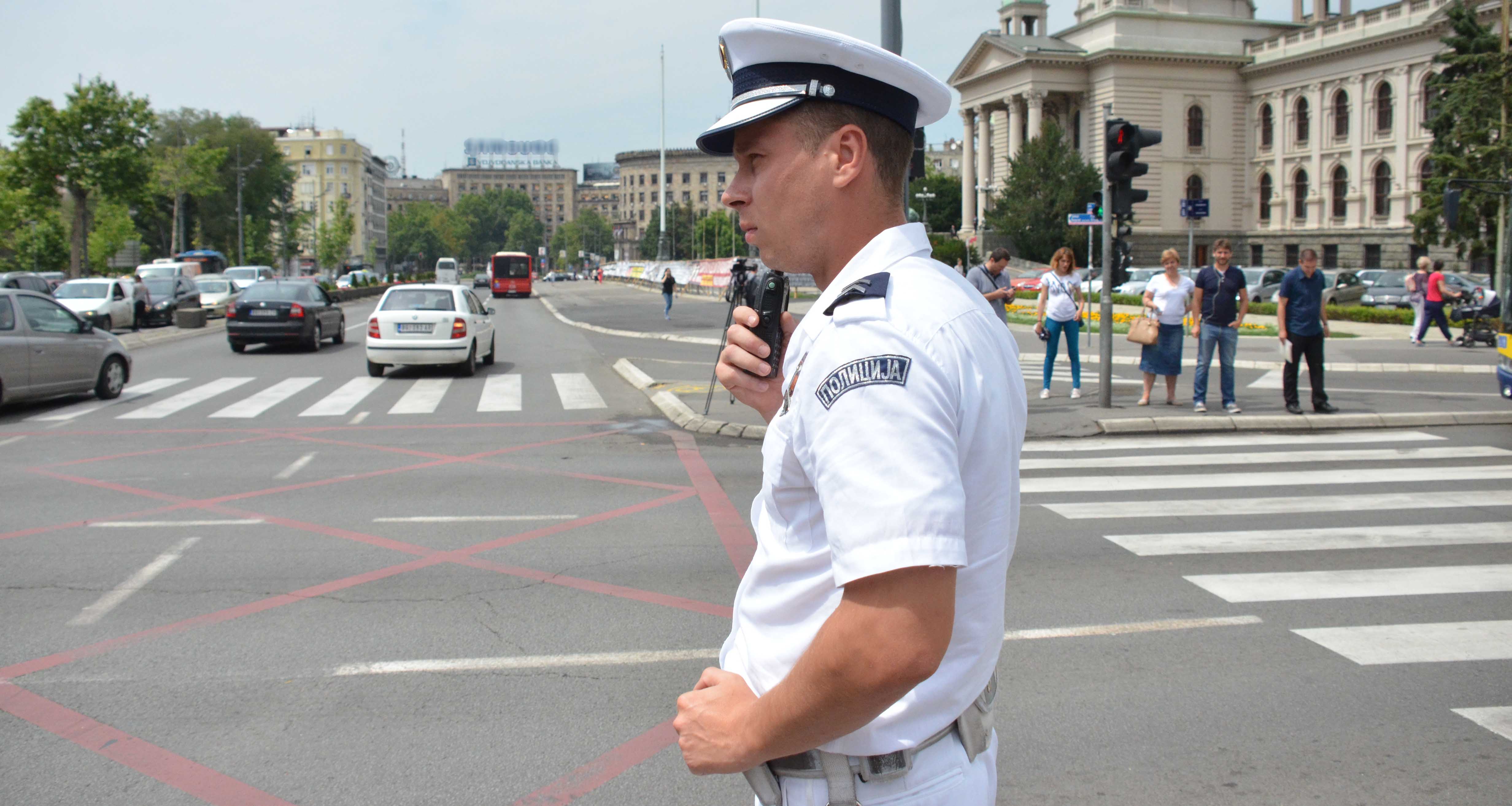 Bele uniforme ponovo na beogradskim ulicama