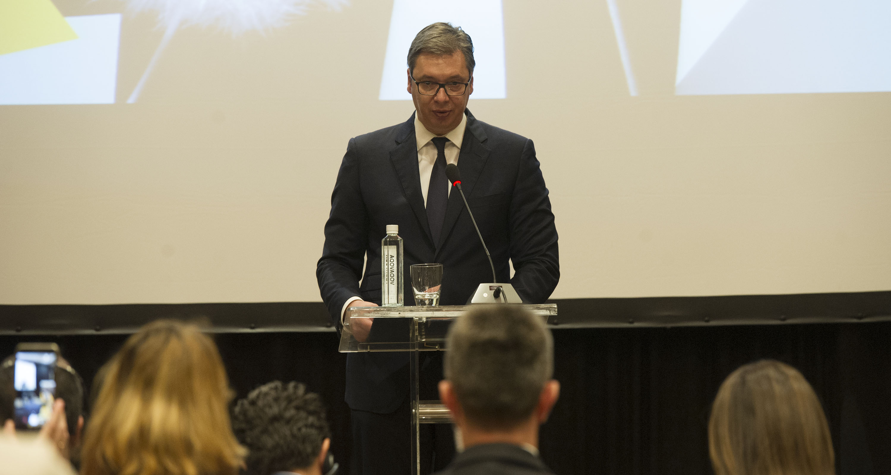 Vučić: Najveća pomoć žrtvama – da pravdu ne tražimo selektivno 