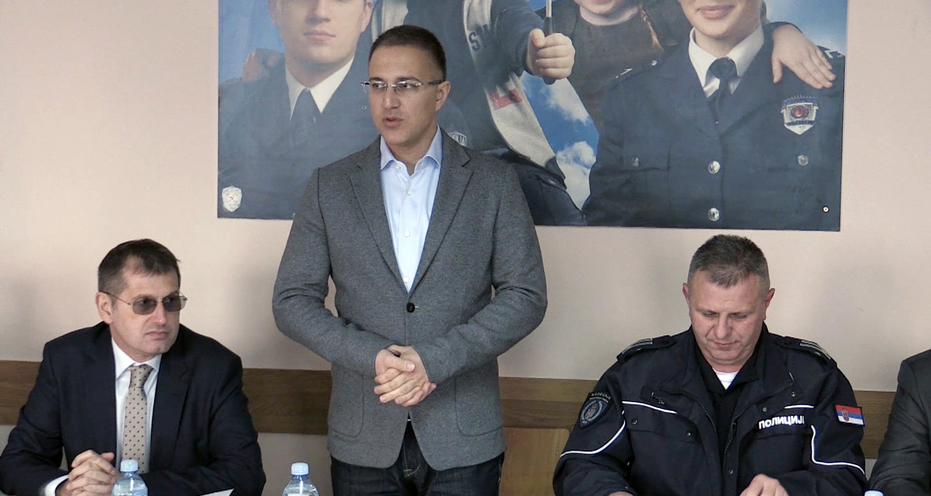 Стефановић: Наркотицима није место у близини наше деце и у нашој земљи