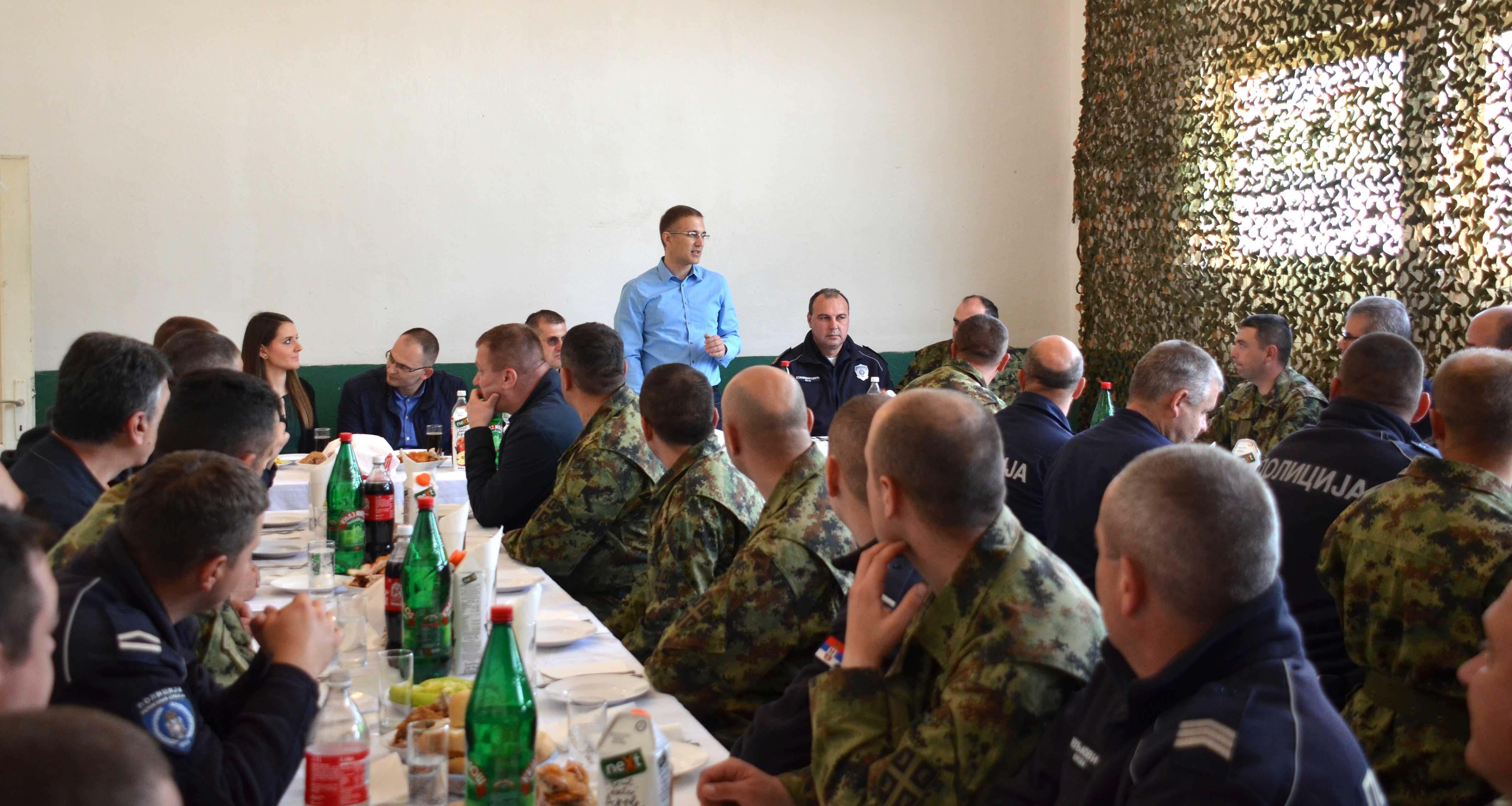 Stefanović: Združene snage vojske i policije efikasne u zaštiti državne granice
