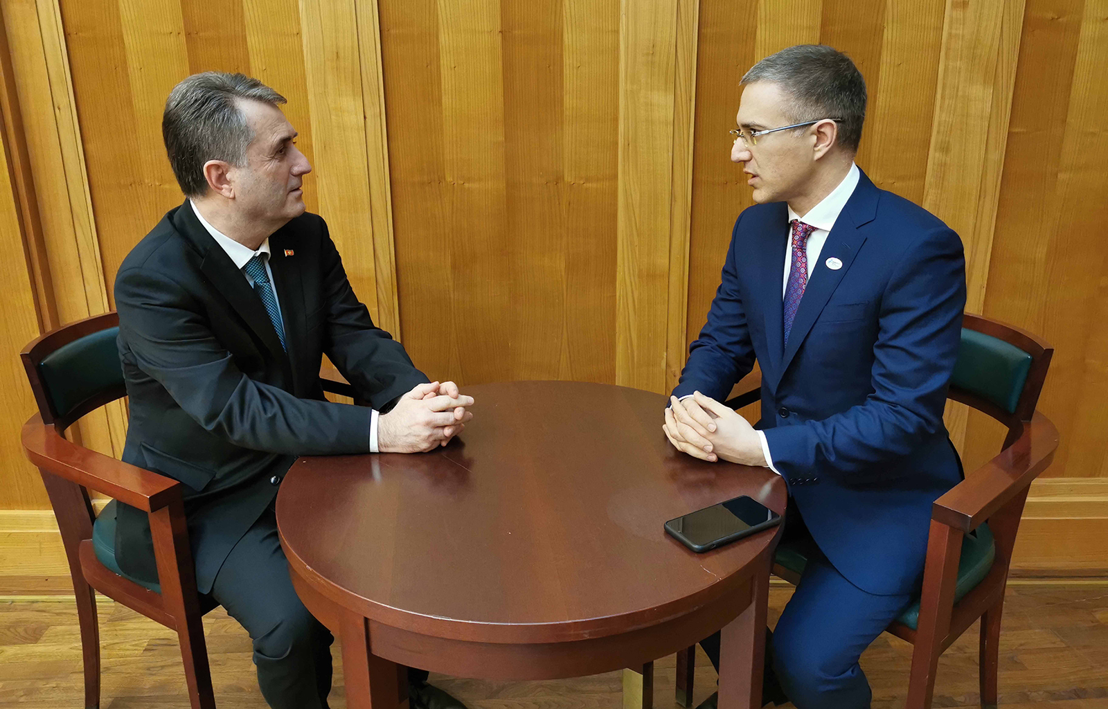 Stefanović i Nuhodžić razgovarali o aktuelnoj bezbednosnoj situaciji u regionu