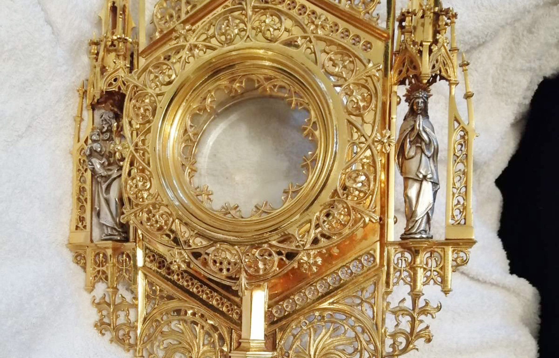 Pronađeni skupoceni religiozni predmeti, ukradeni 2018. godine, iz katoličke crkve u Beču