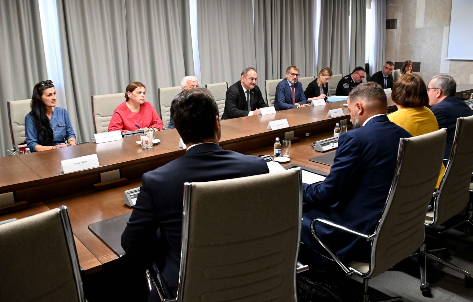 Државни секретар Бојан Јоцић састао се данас са повереником мађарског премијера за унутрашњу безбедност Ђерђом Бакондијем