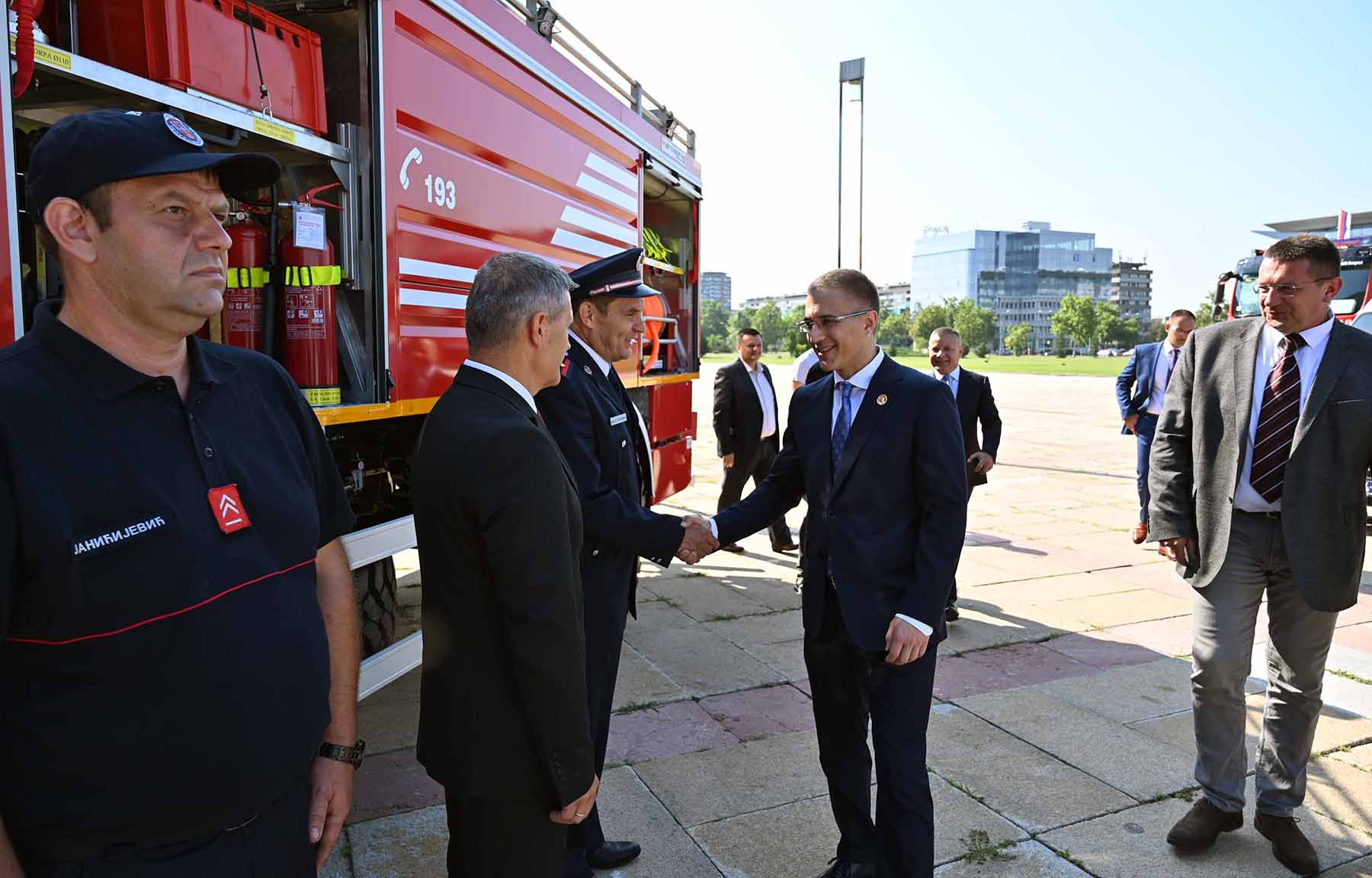 Stefanović: Zahvalјujući odgovornoj ekonomskoj politici države nastavlјamo sa intenzivnim opremanjem policajaca i vatrogasaca 