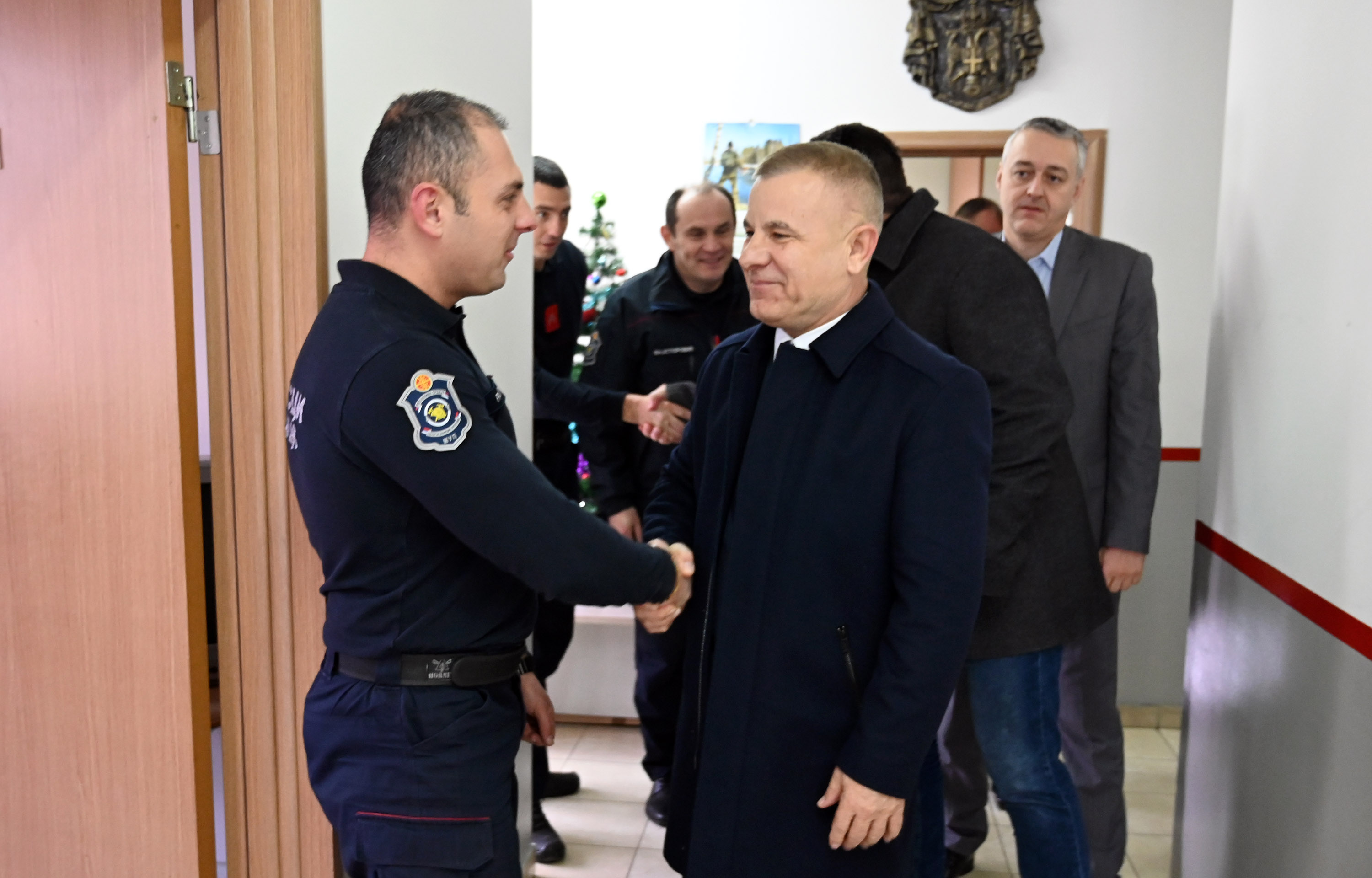Миличковић и Марић обишли припаднике Ватрогасно-спасилачког одељења и захвалили се на њиховом раду за време новогодишњих празника