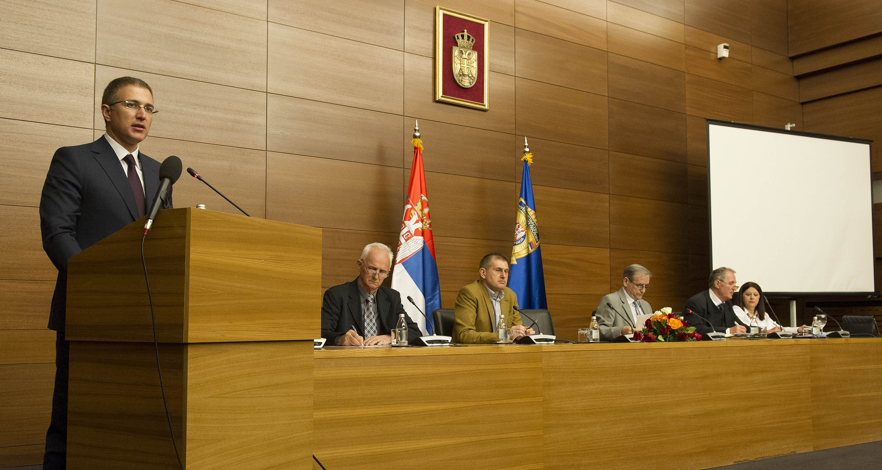 Сусрет министра Стефановића са пензионисаним припадницима МУП-а