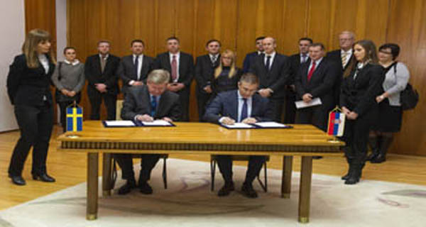  Стефановић и Асп потписали два споразума помоћи Шведске МУП-у Србије 