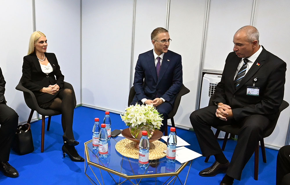 Stefanović i Karajev razgovarali o povlačenju aplikacije takozvanog Kosova za prijem u Interpol