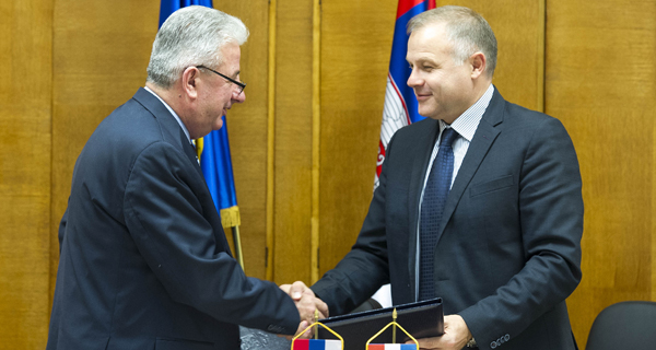 Вељовић и Доминић потписали Протокол о сарадњи у миграционој кризи и спречавању незаконитих миграција