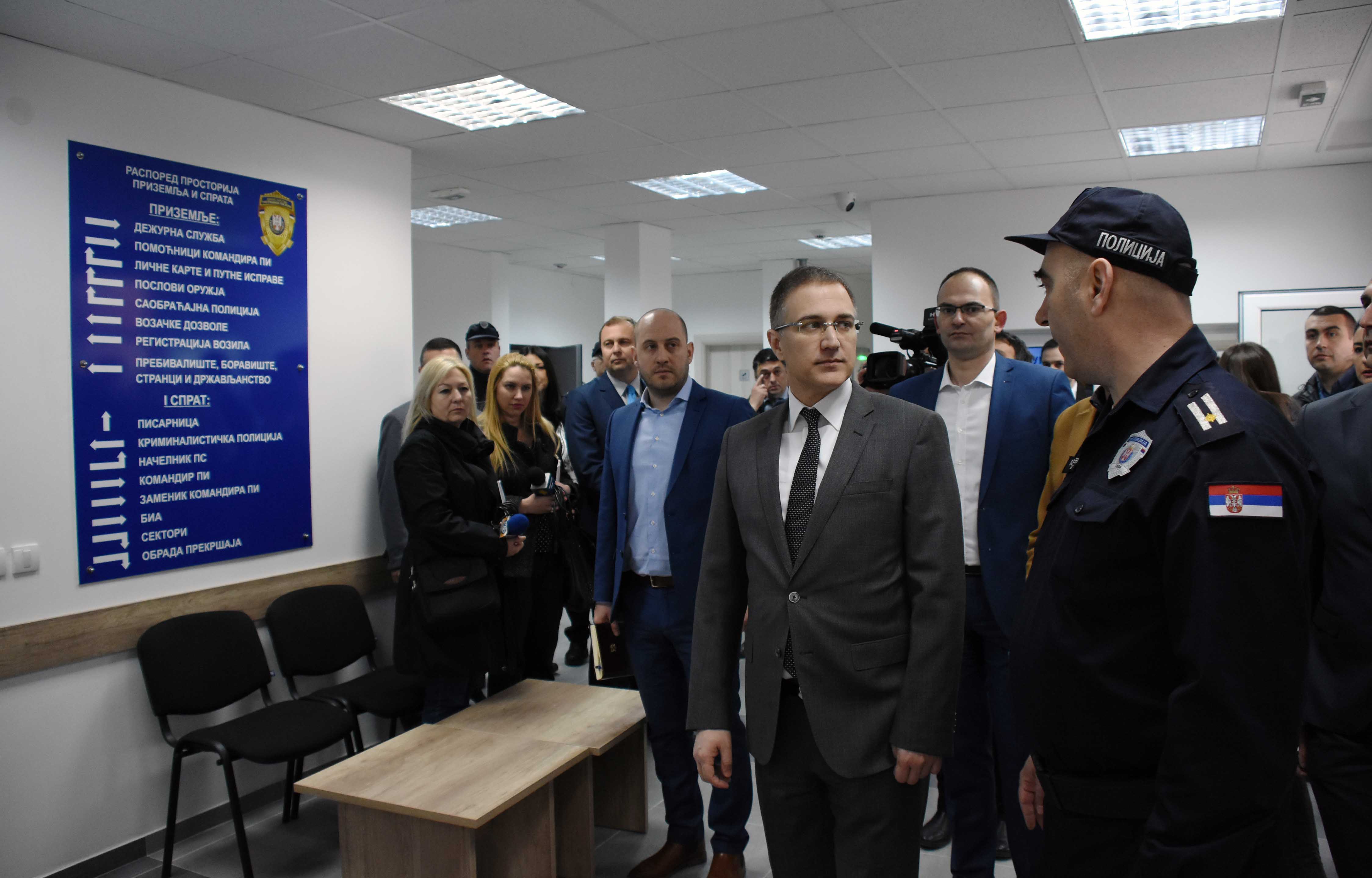 Ministar Stefanović otvorio novu zgradu Policijske stanice u Aleksandrovcu