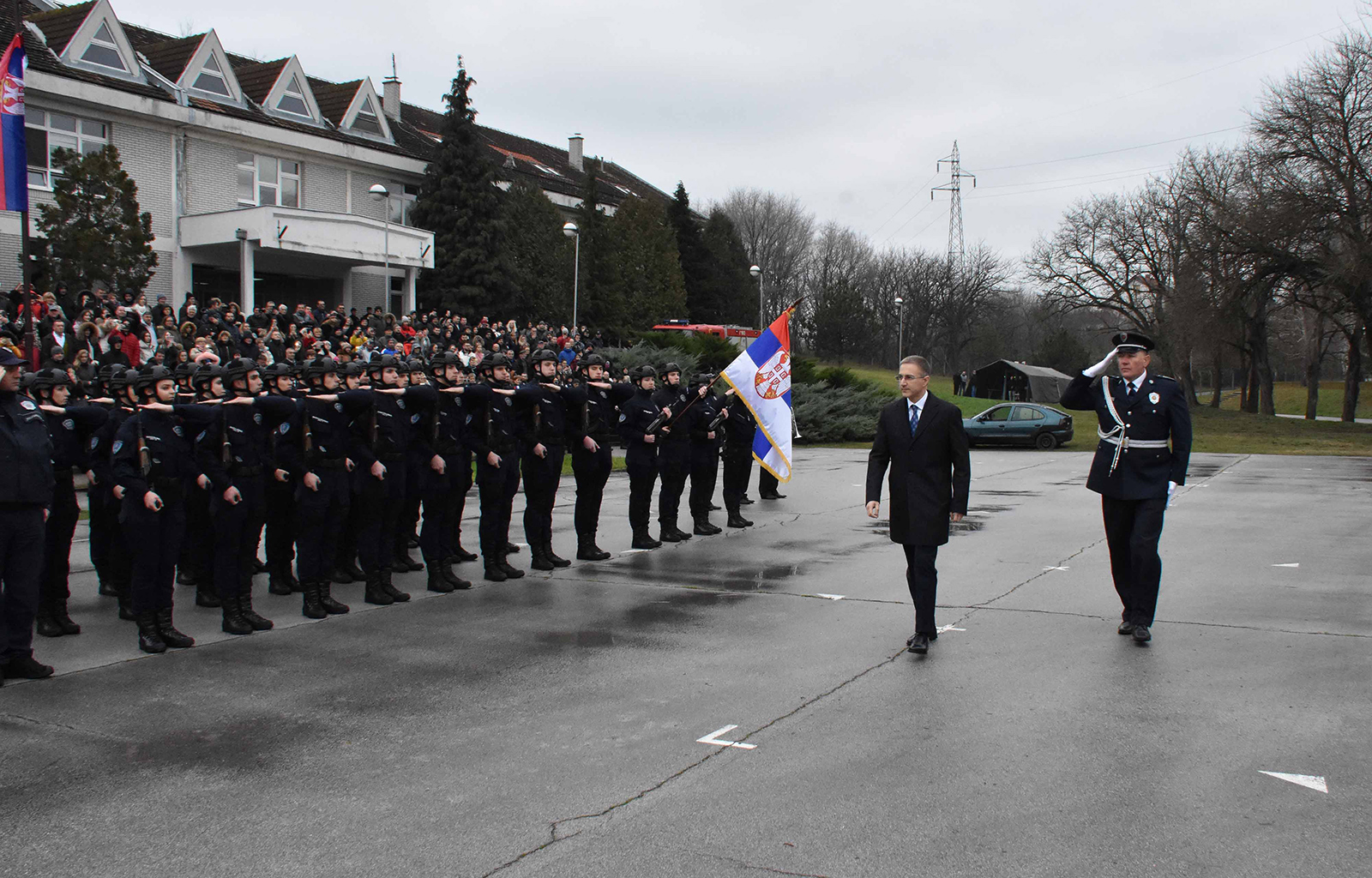 Stefanović: MUP u 2019. godini podmlađen sa ukupno 1.309 novih policajaca i 326 vatrogasaca-spasilaca